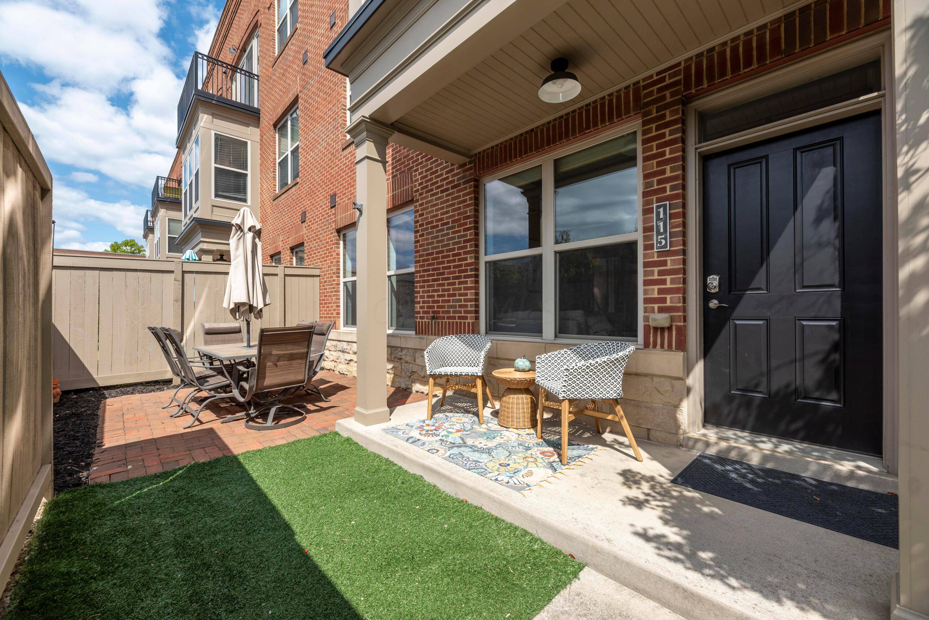 Columbus, OH 43215,925 Ingleside Avenue #115