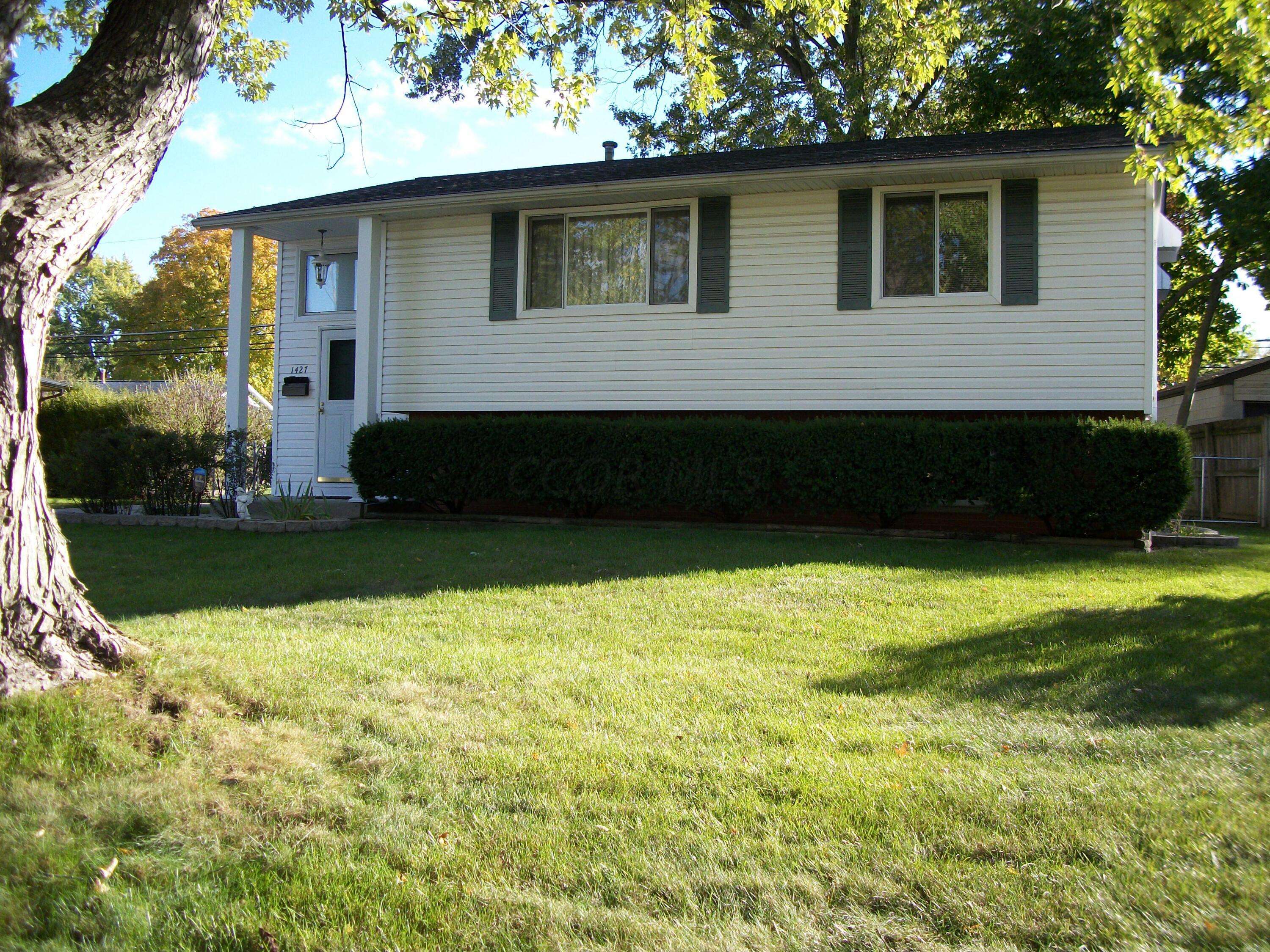 Columbus, OH 43229,1427 Chelmsford Court