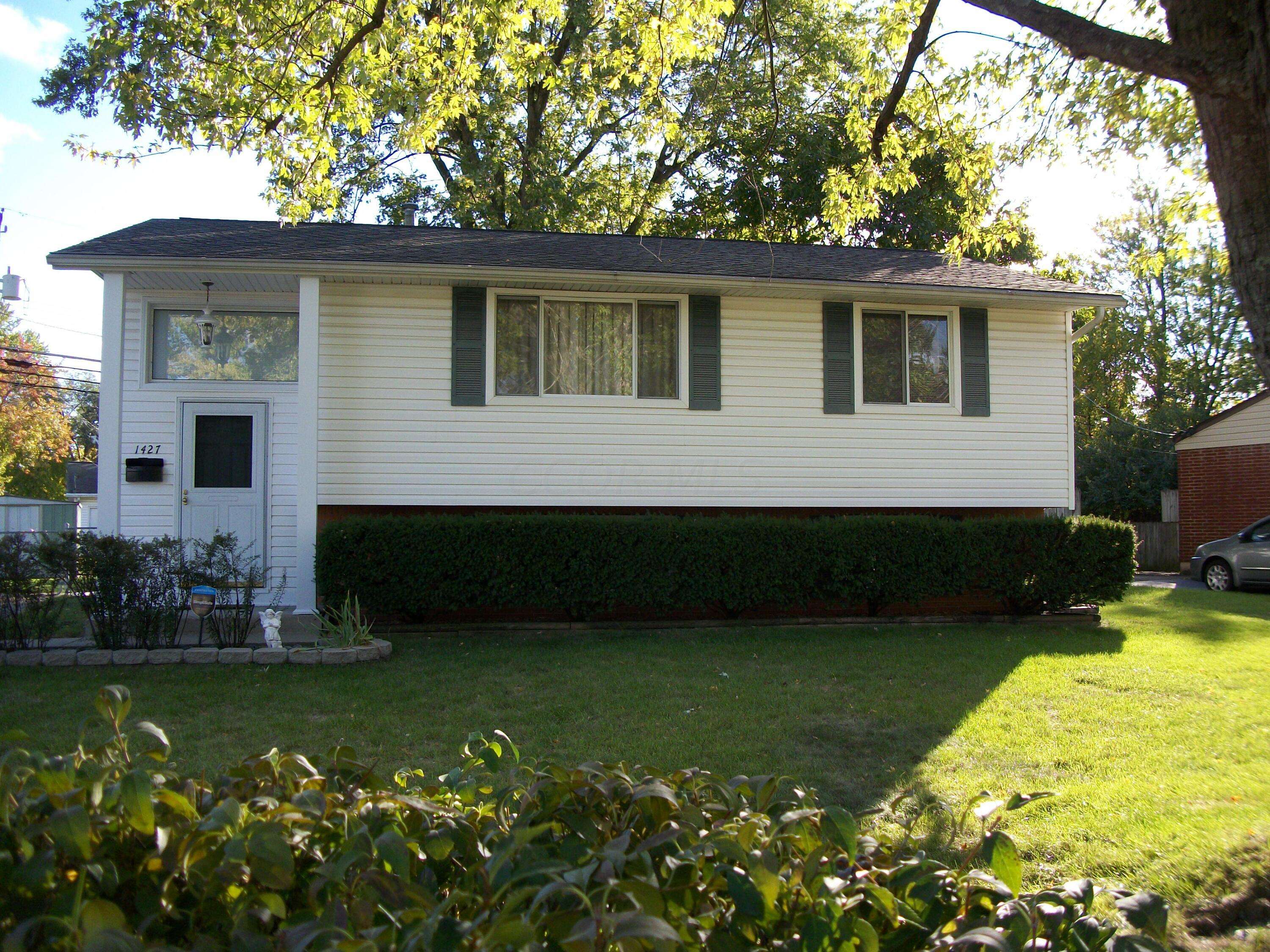 Columbus, OH 43229,1427 Chelmsford Court