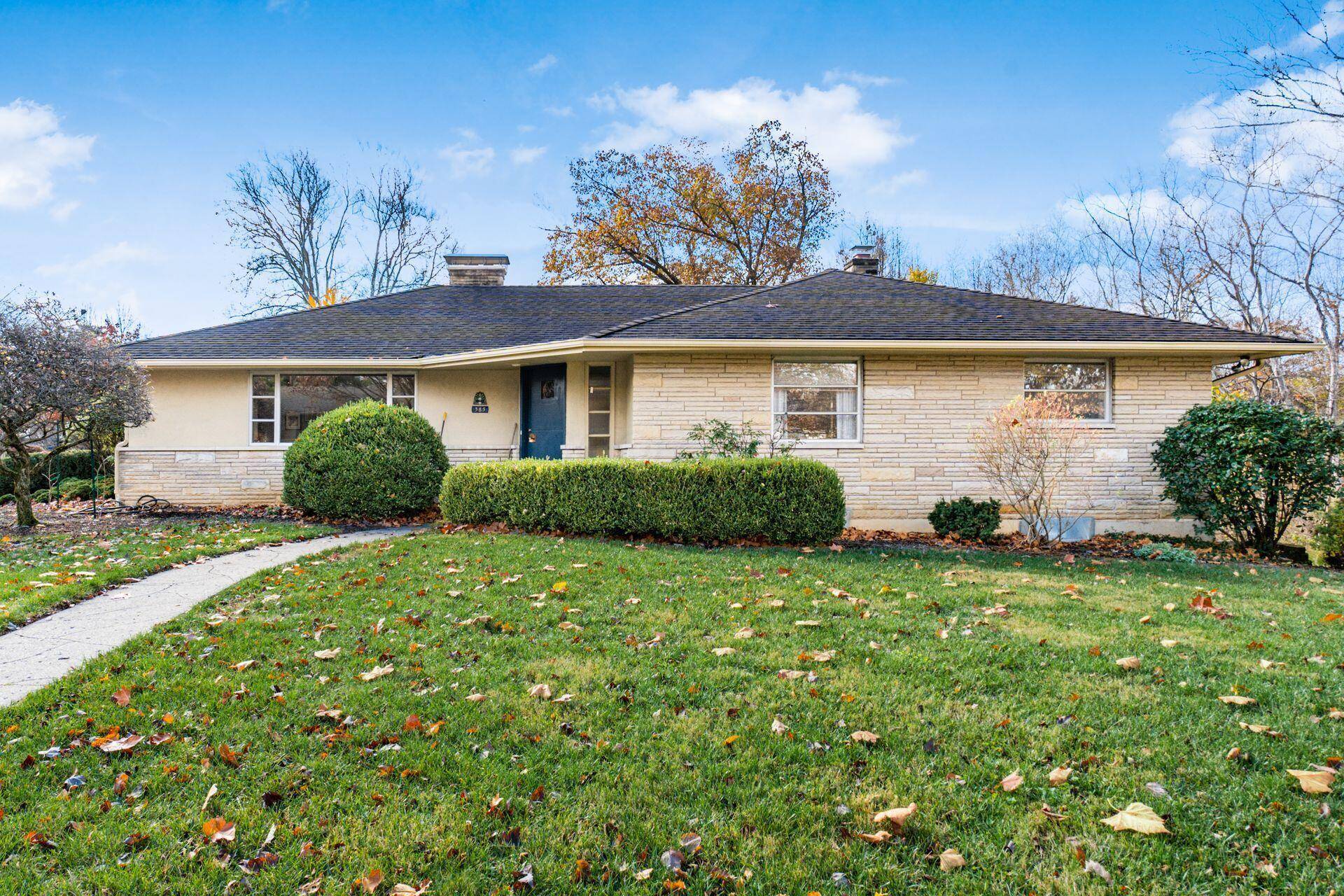 Columbus, OH 43214,385 E Schreyer Place