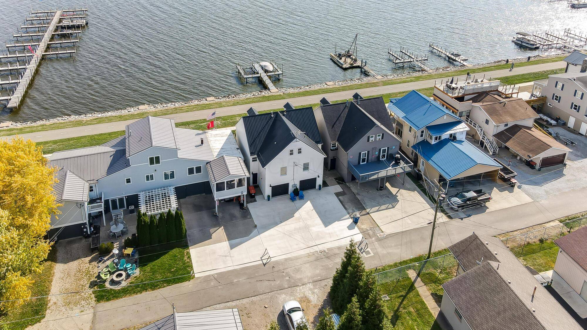 Buckeye Lake, OH 43008,5269 N Bank Road