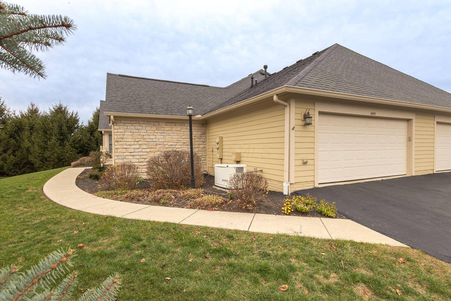 Lancaster, OH 43130,1425 Meadow Ridge Drive