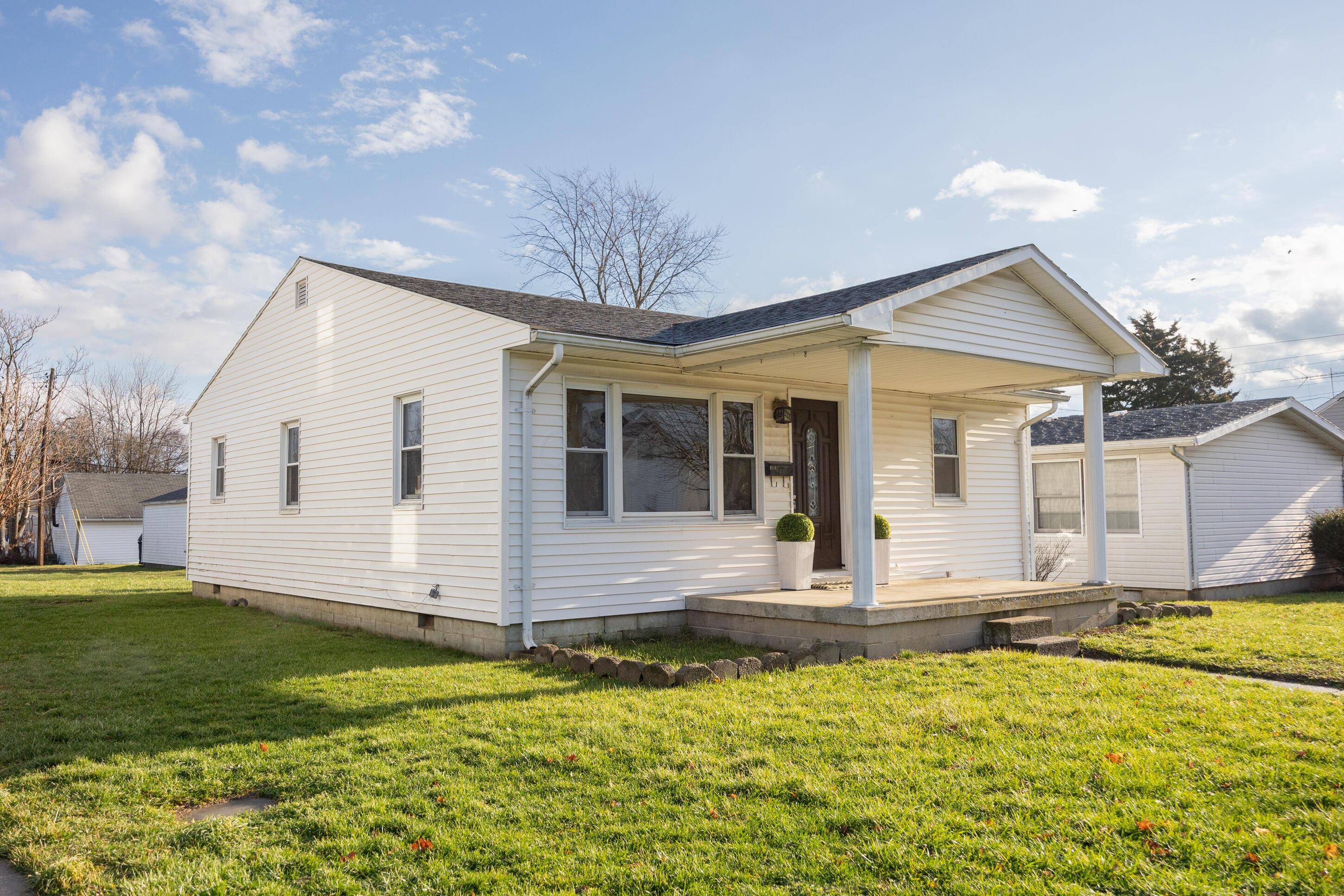 Washington Court House, OH 43160,914 S North Street