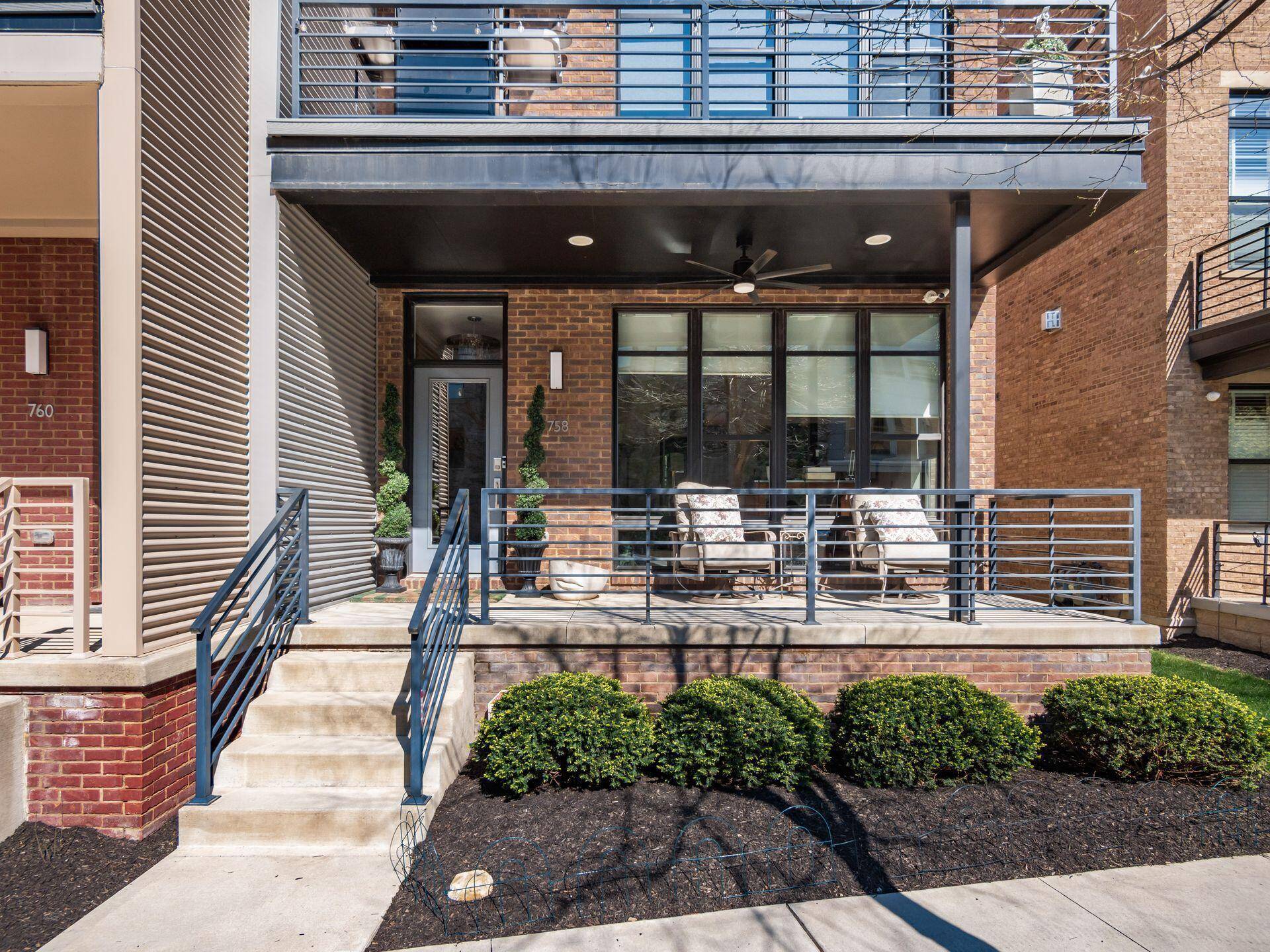 Columbus, OH 43215,758 N 6th Street