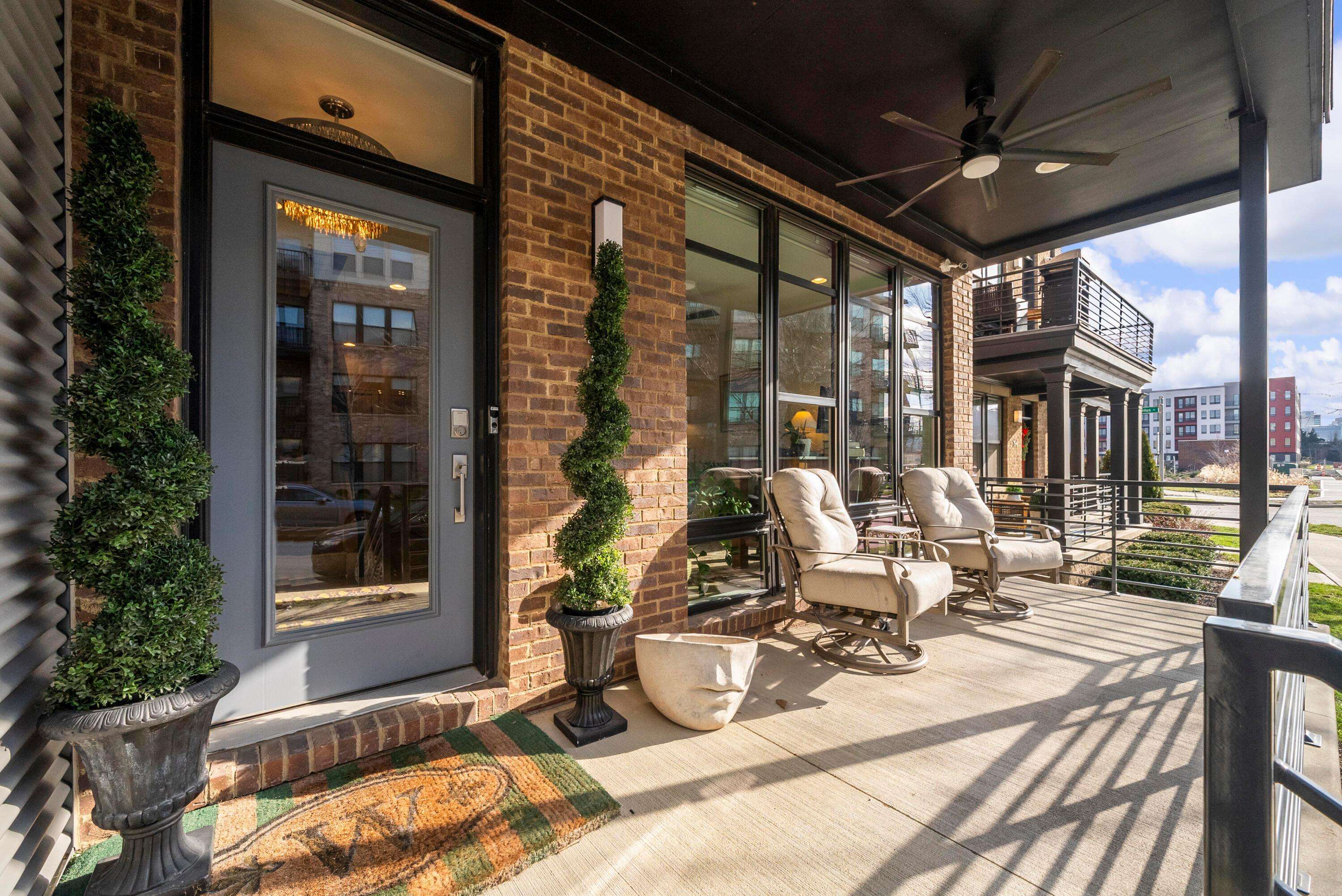 Columbus, OH 43215,758 N 6th Street