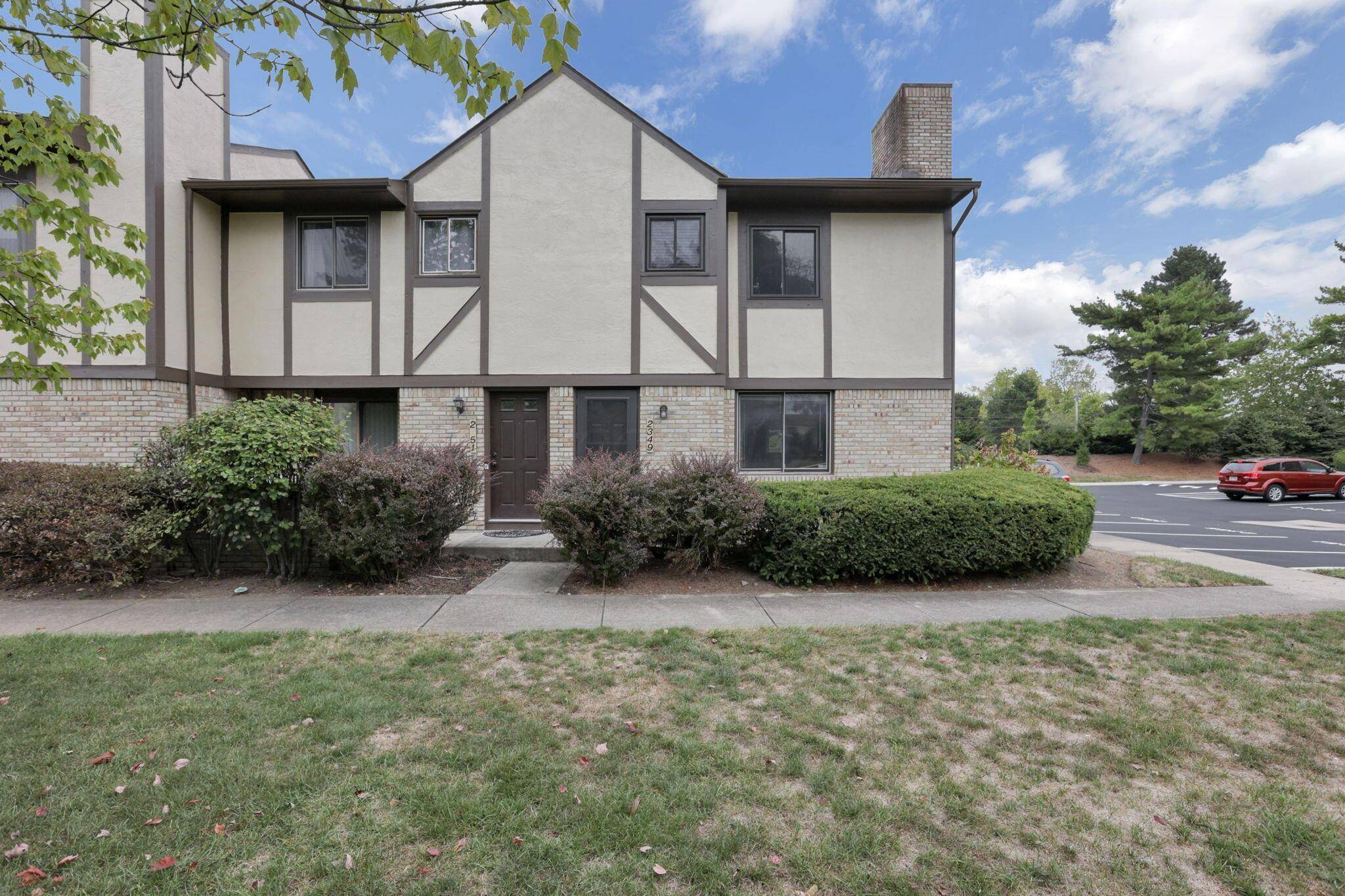 Columbus, OH 43220,2349 Mccauley Court #8