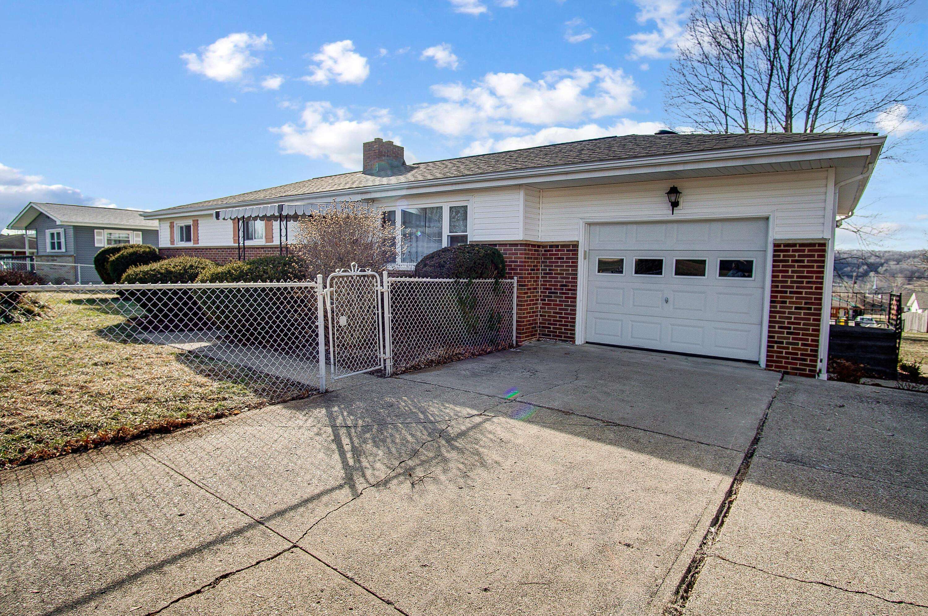 Cambridge, OH 43725,64081 Morrison Road