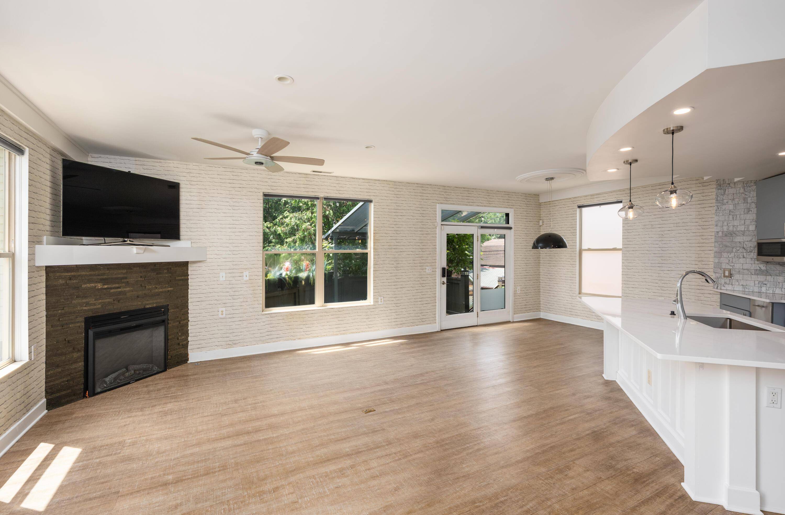 Columbus, OH 43206,113 E Mithoff Street