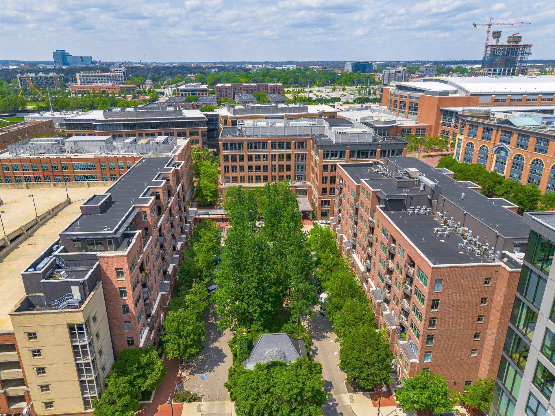 Columbus, OH 43215,250 Daniel Burnham Square #TH248