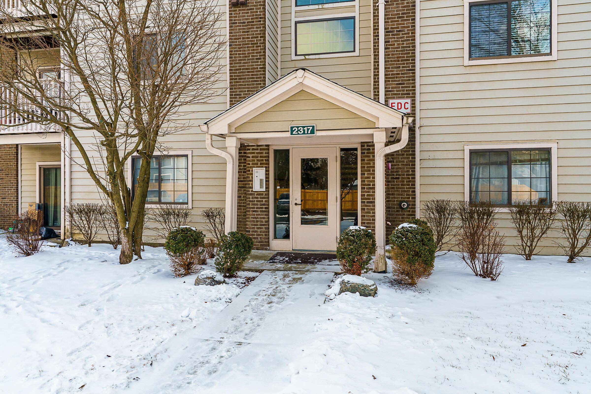 Columbus, OH 43235,2317 Vicente Court #104