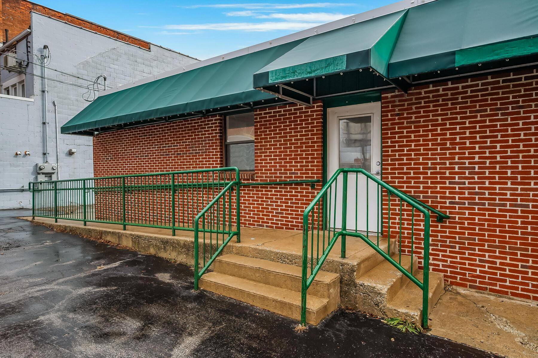 Marion, OH 43302,114 W Church Street