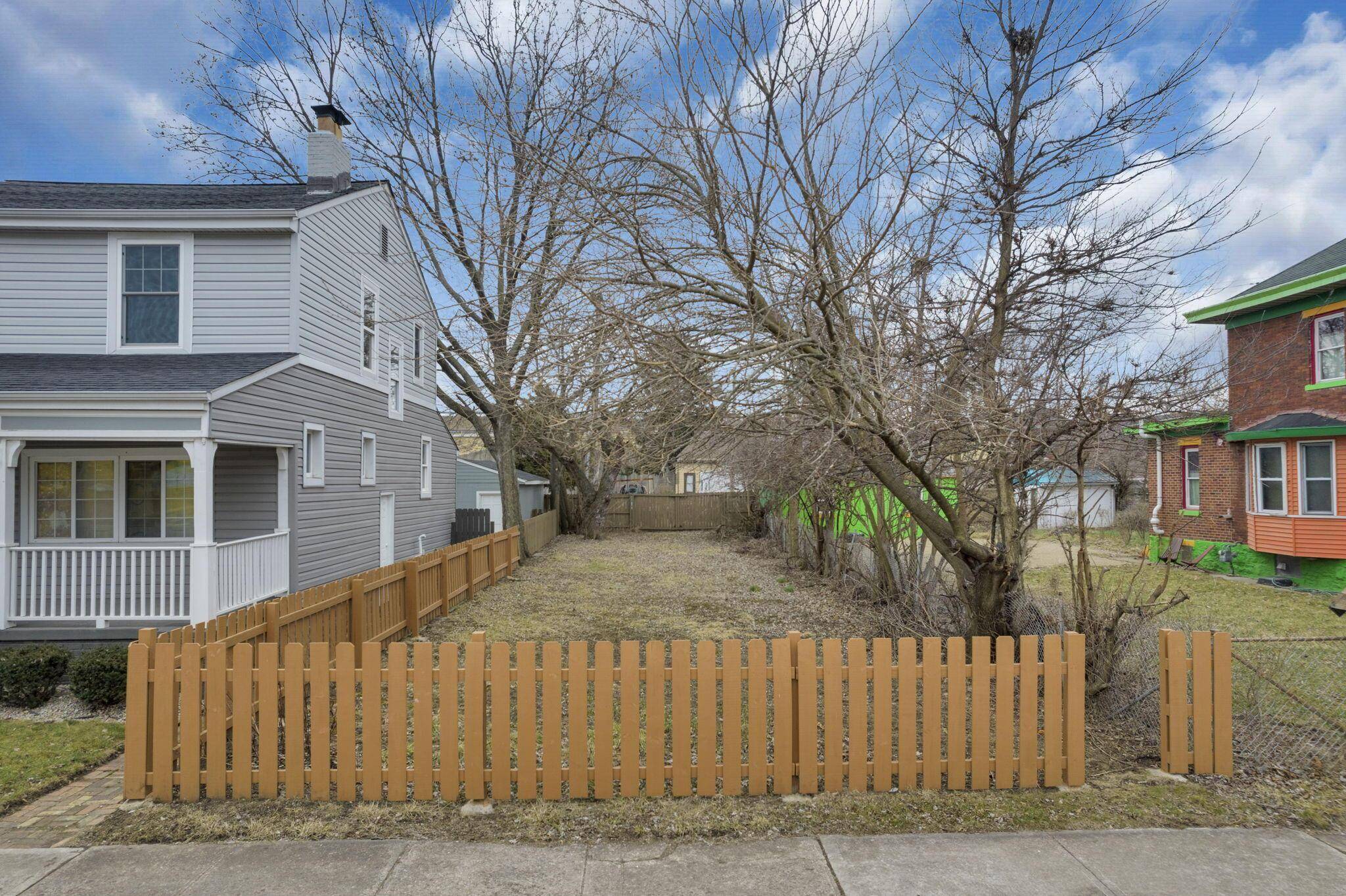 Columbus, OH 43222,743 Campbell Avenue