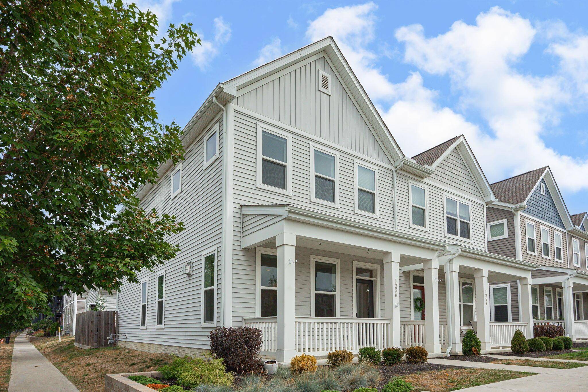 Columbus, OH 43201,1256 N Grant Avenue