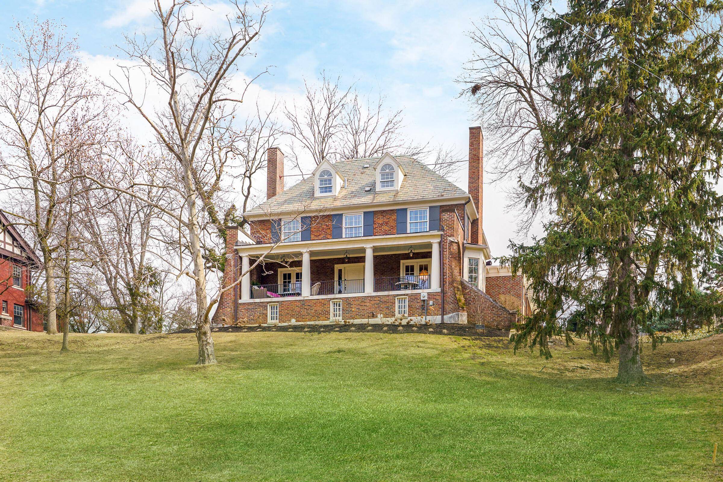 Columbus, OH 43212,1060 Broadview Avenue