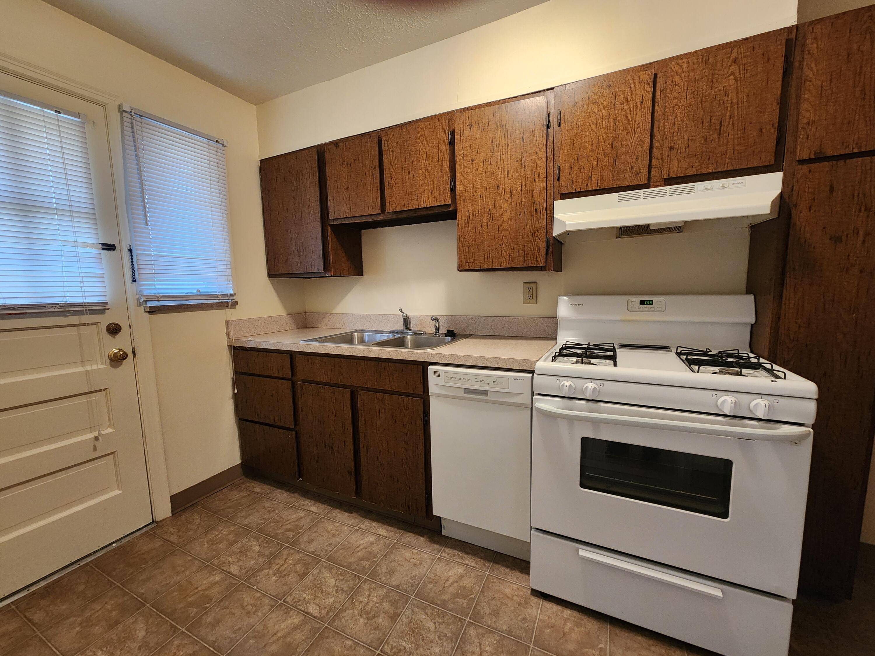 Columbus, OH 43212,1810 Kings Court #E