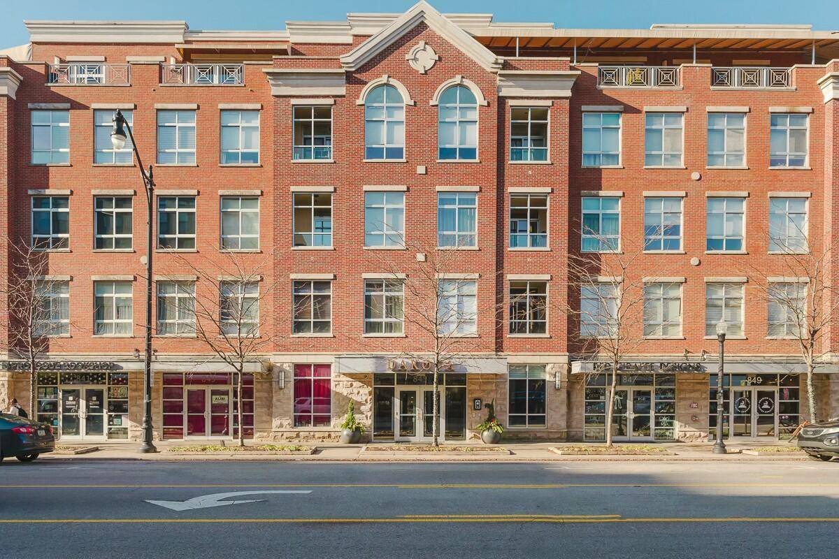 Columbus, OH 43215,845 N High Street #213