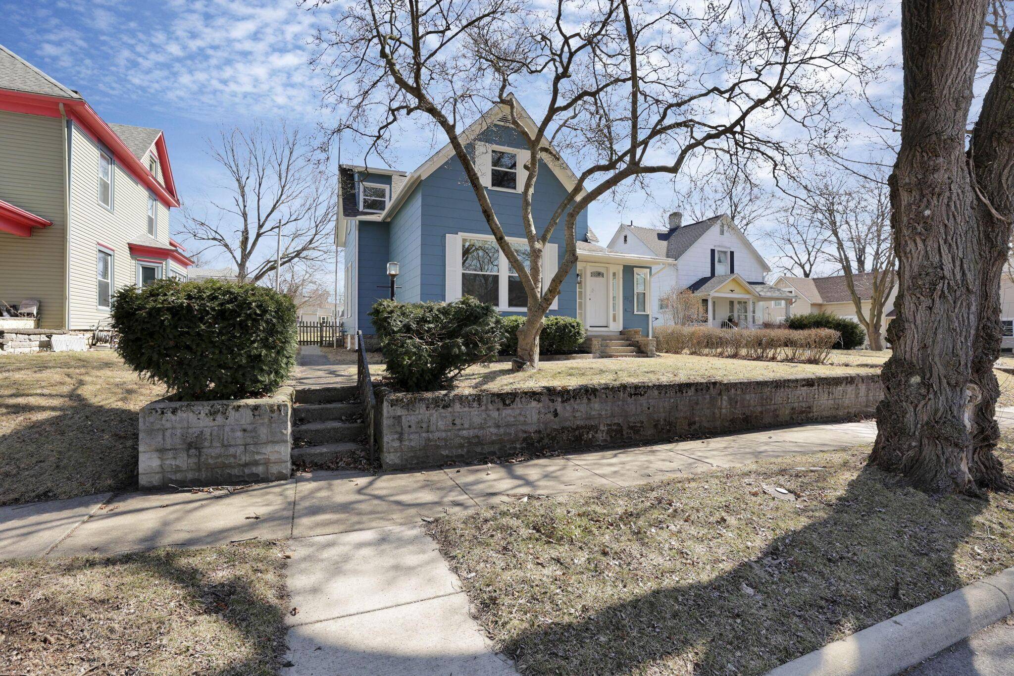 Bellefontaine, OH 43311,320 N Madriver Street