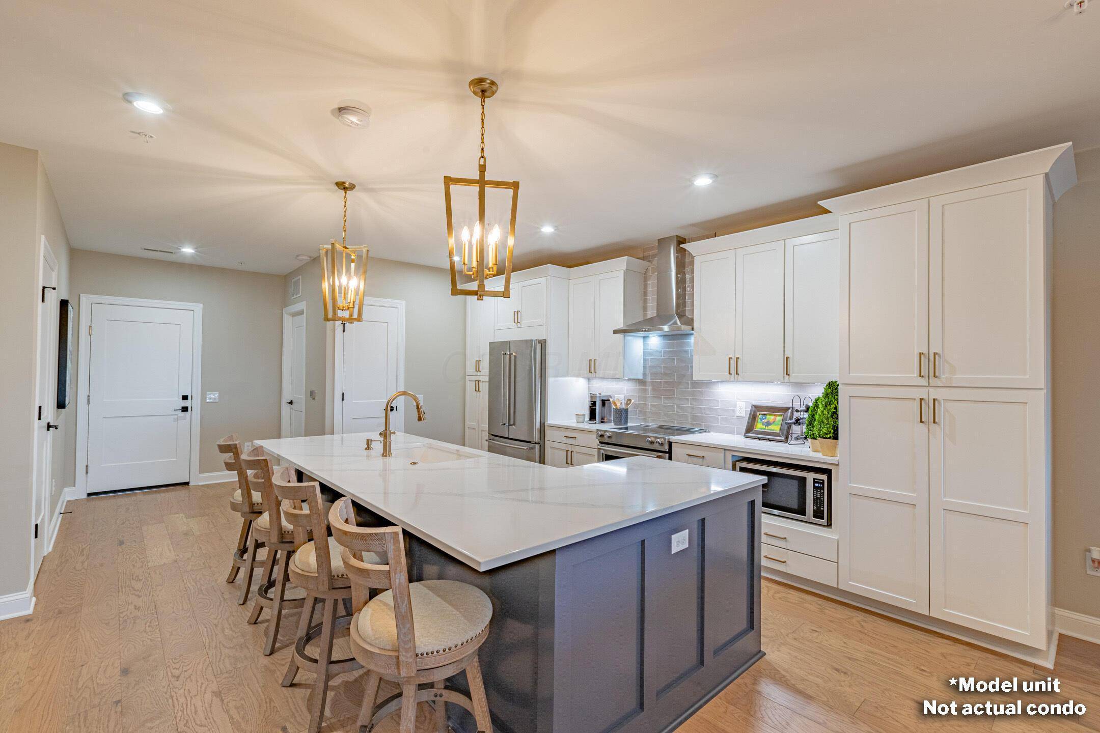 Westerville, OH 43081,5177 HighPointe Lakes Drive #9404