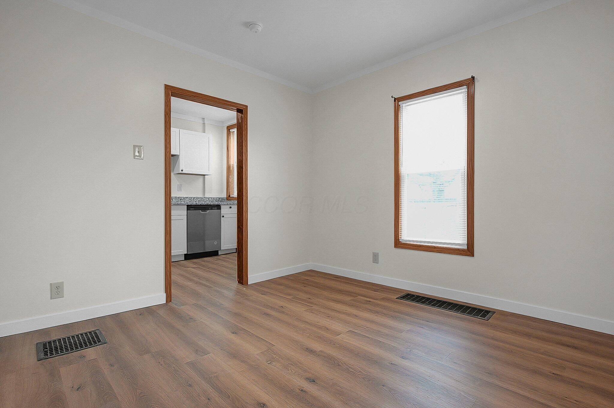 Columbus, OH 43207,472 E Hinman Avenue
