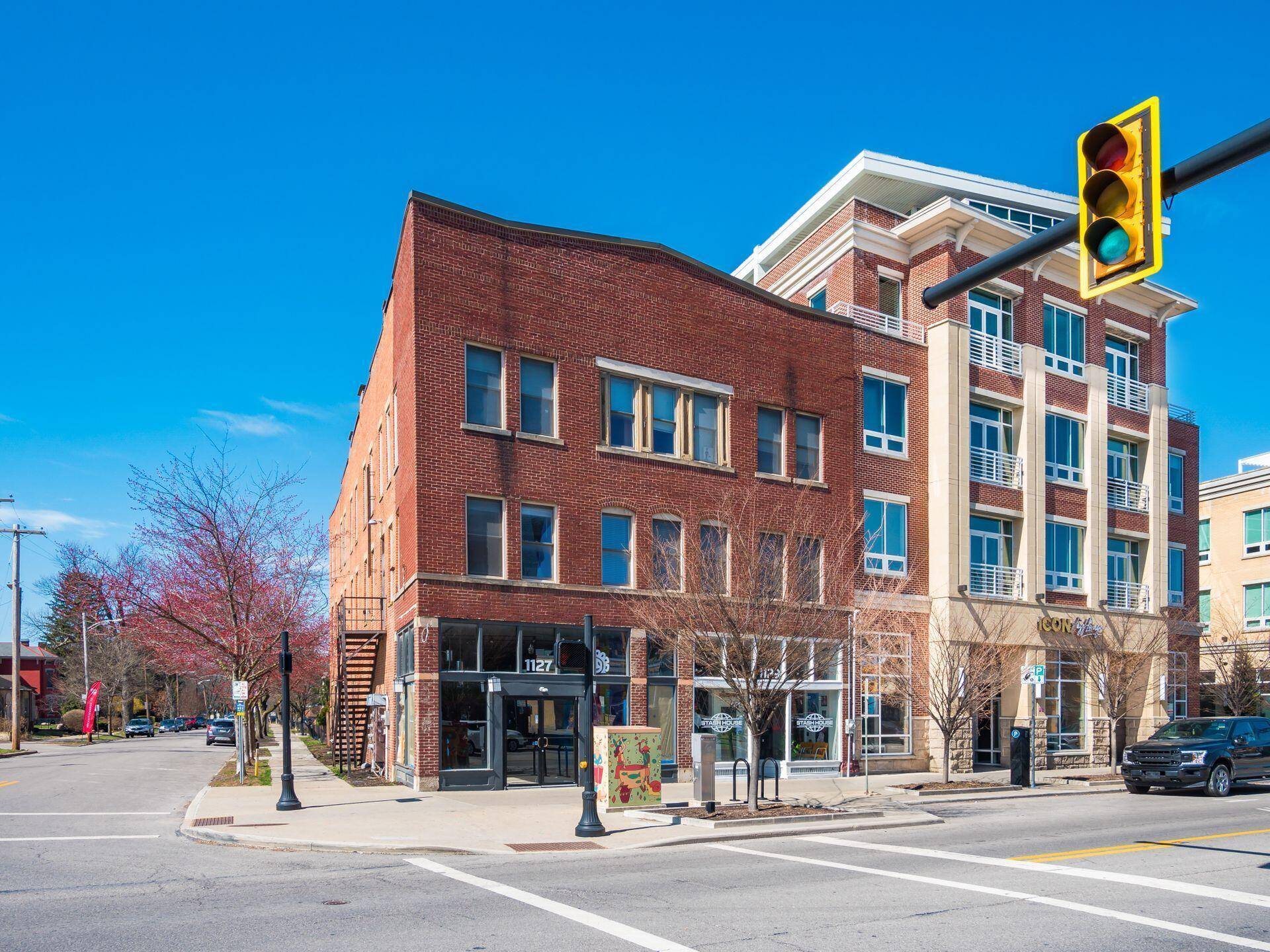 Columbus, OH 43201,1131 N High Street #202