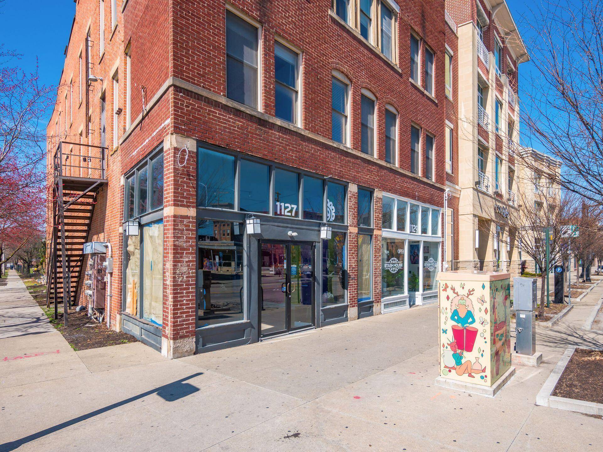 Columbus, OH 43201,1131 N High Street #202
