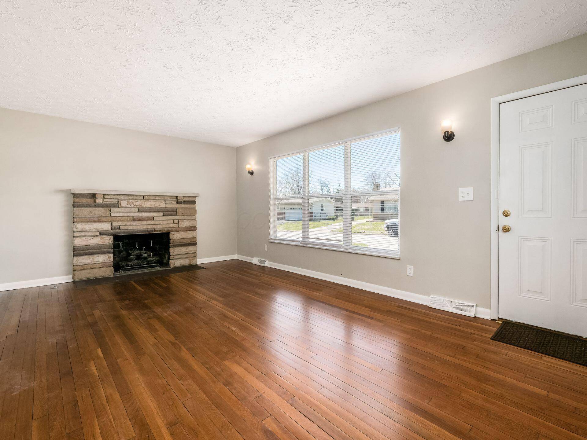 Columbus, OH 43227,1492 Garywood Avenue