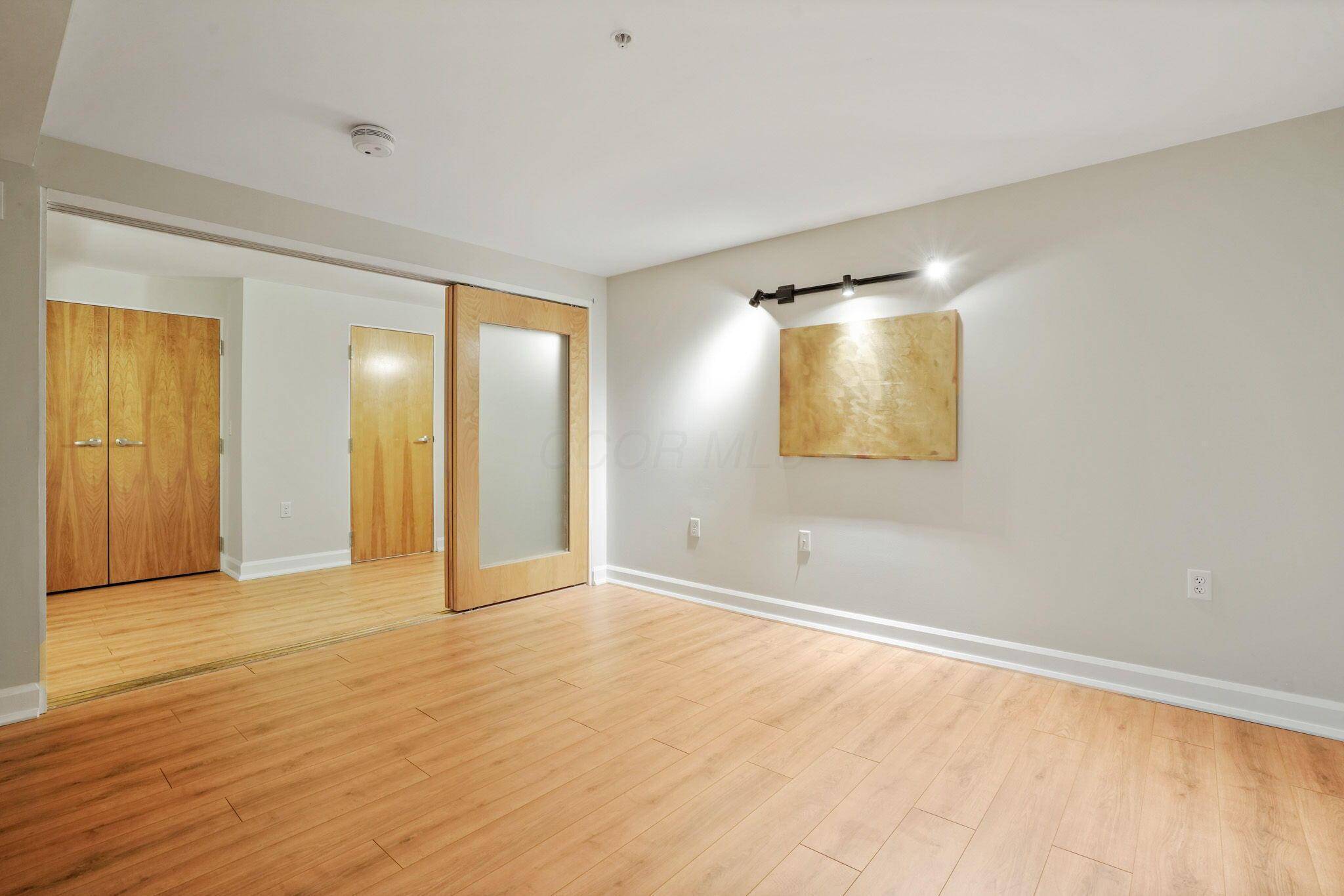 Columbus, OH 43215,106 N High Street #105
