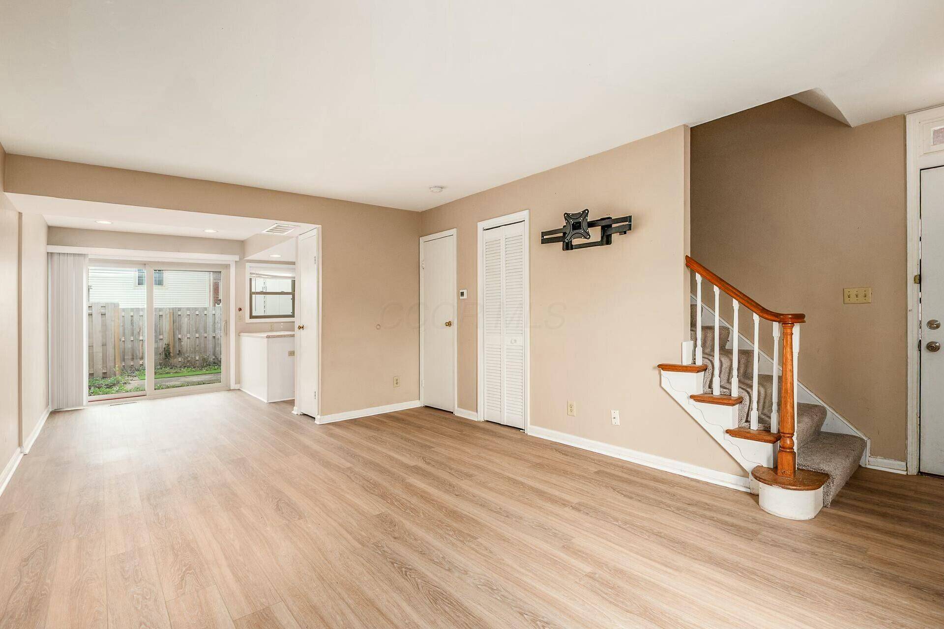 Columbus, OH 43221,966 Manor Lane #A