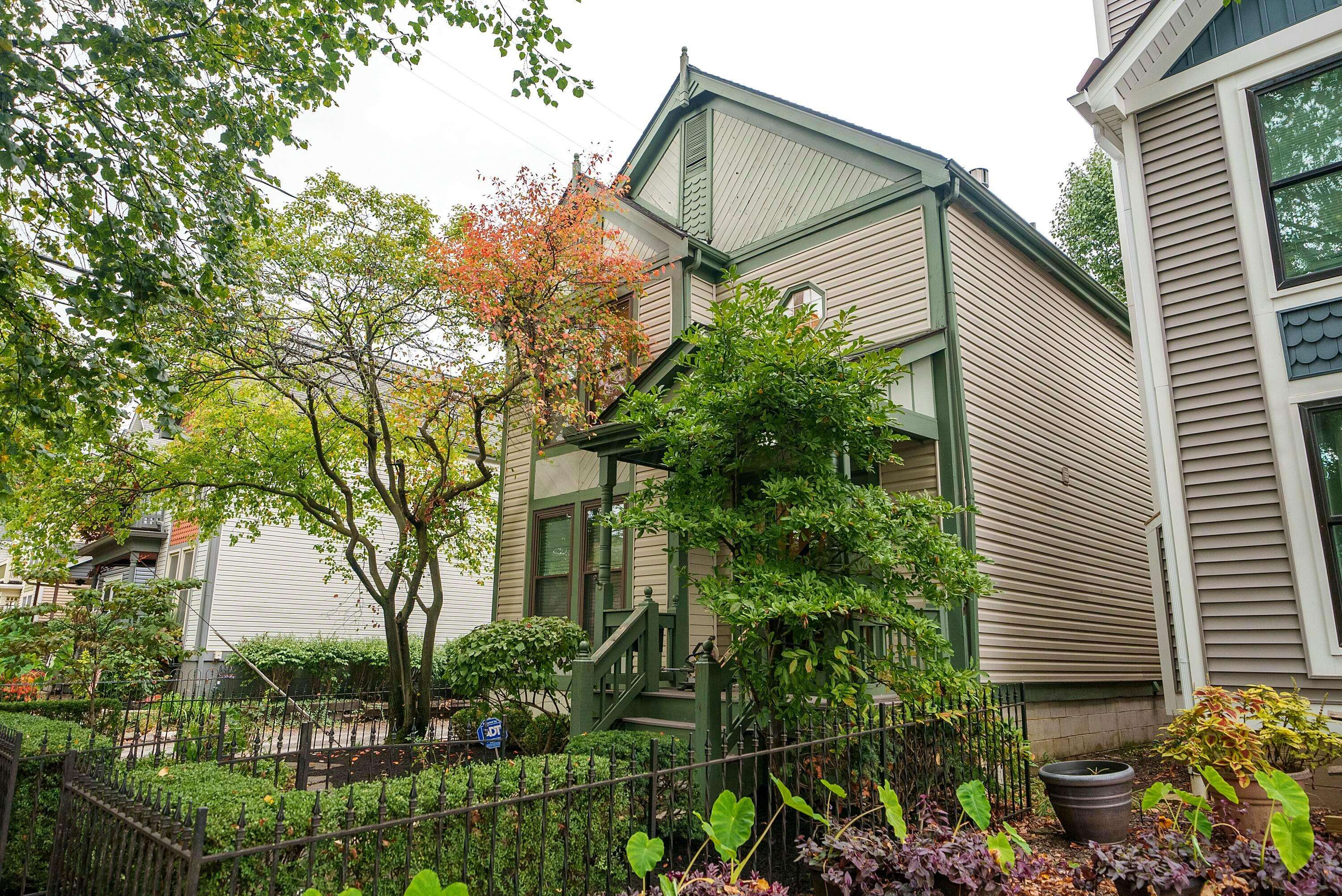 Columbus, OH 43201,344 W 4th Avenue