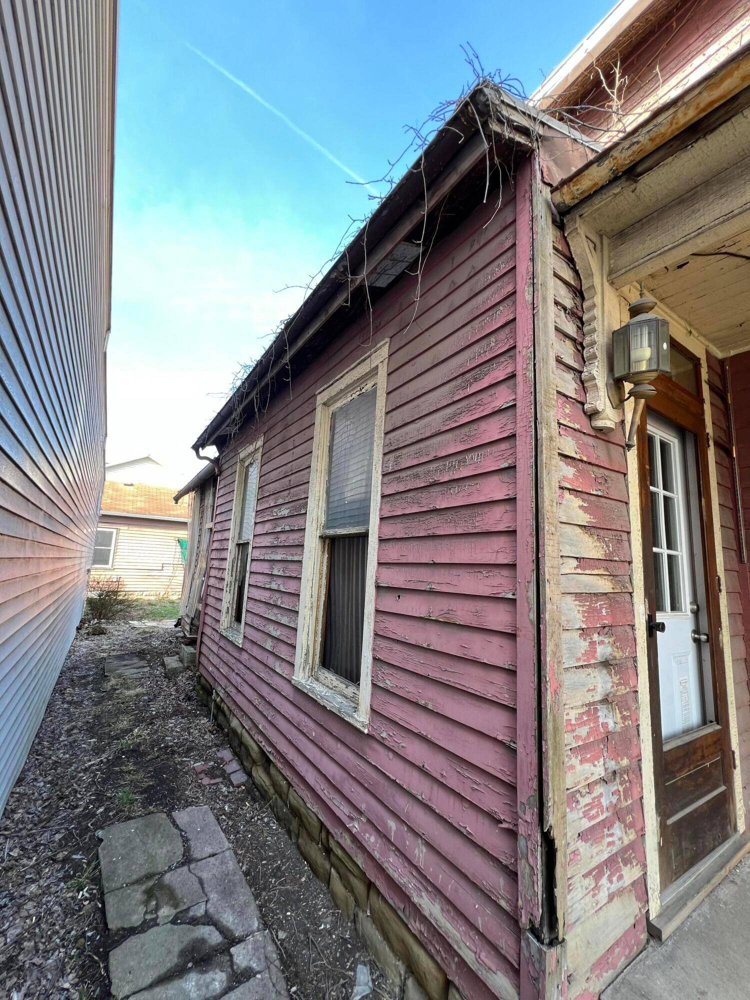 Newark, OH 43055,218 Granville Street