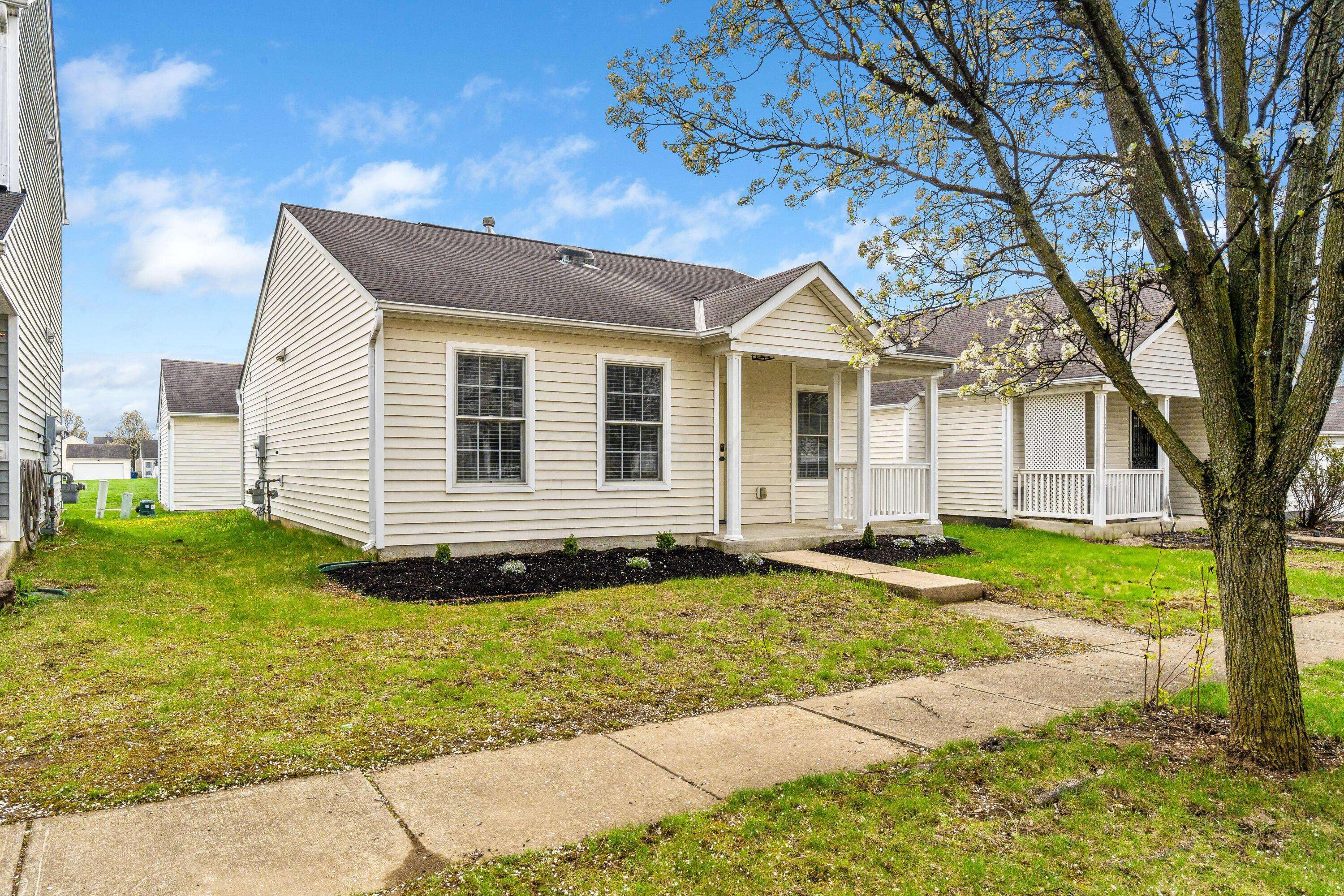 Columbus, OH 43207,3037 Historical Avenue #243