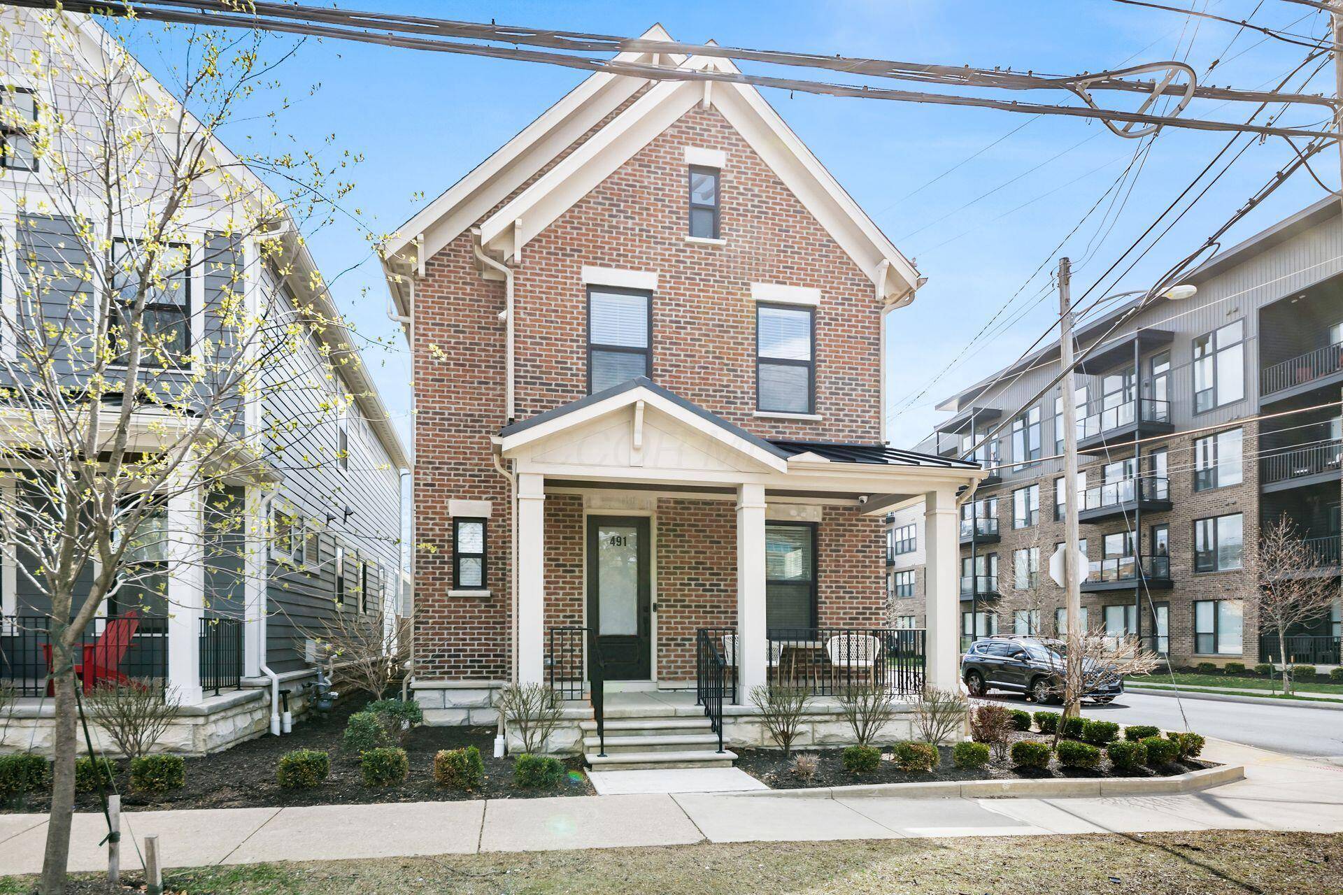 Columbus, OH 43201,491 W 5th Avenue #1