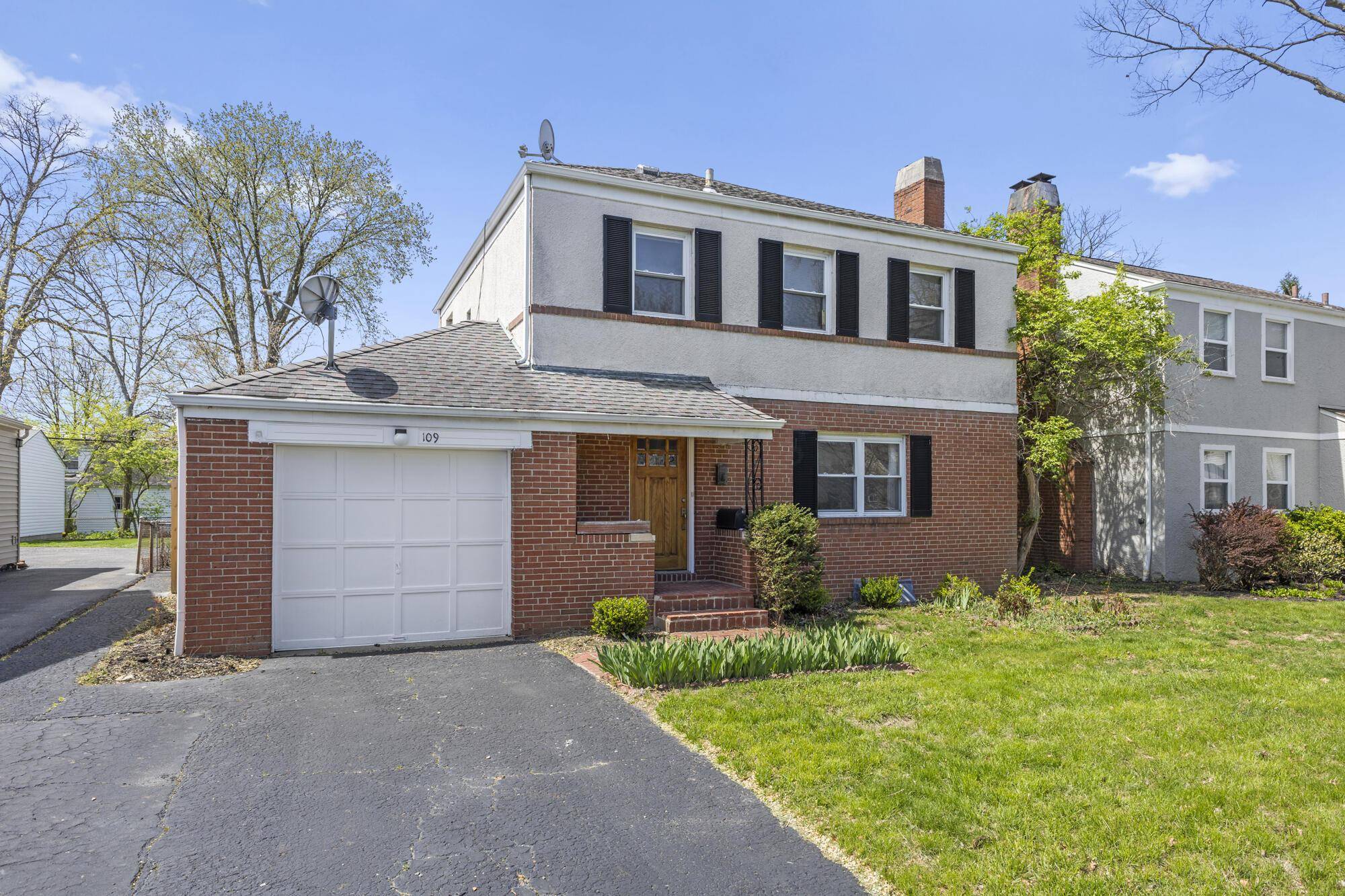 Columbus, OH 43209,109 S Broadleigh Road