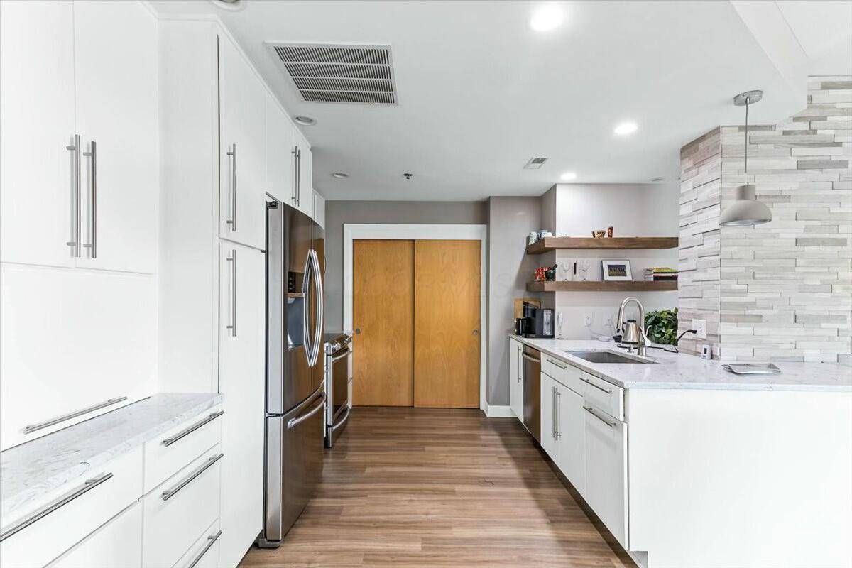 Columbus, OH 43215,196 S Grant Avenue #307