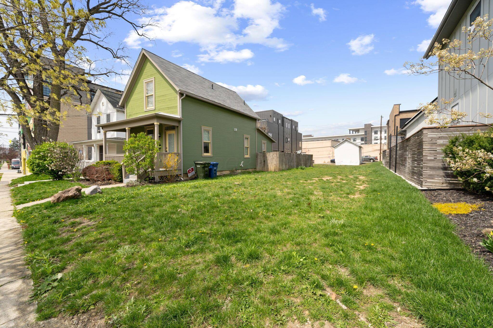 Columbus, OH 43201,#241