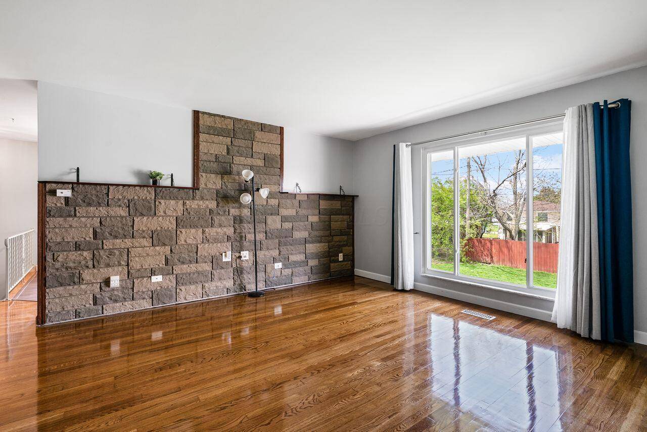 Columbus, OH 43204,2852 Longfield Road