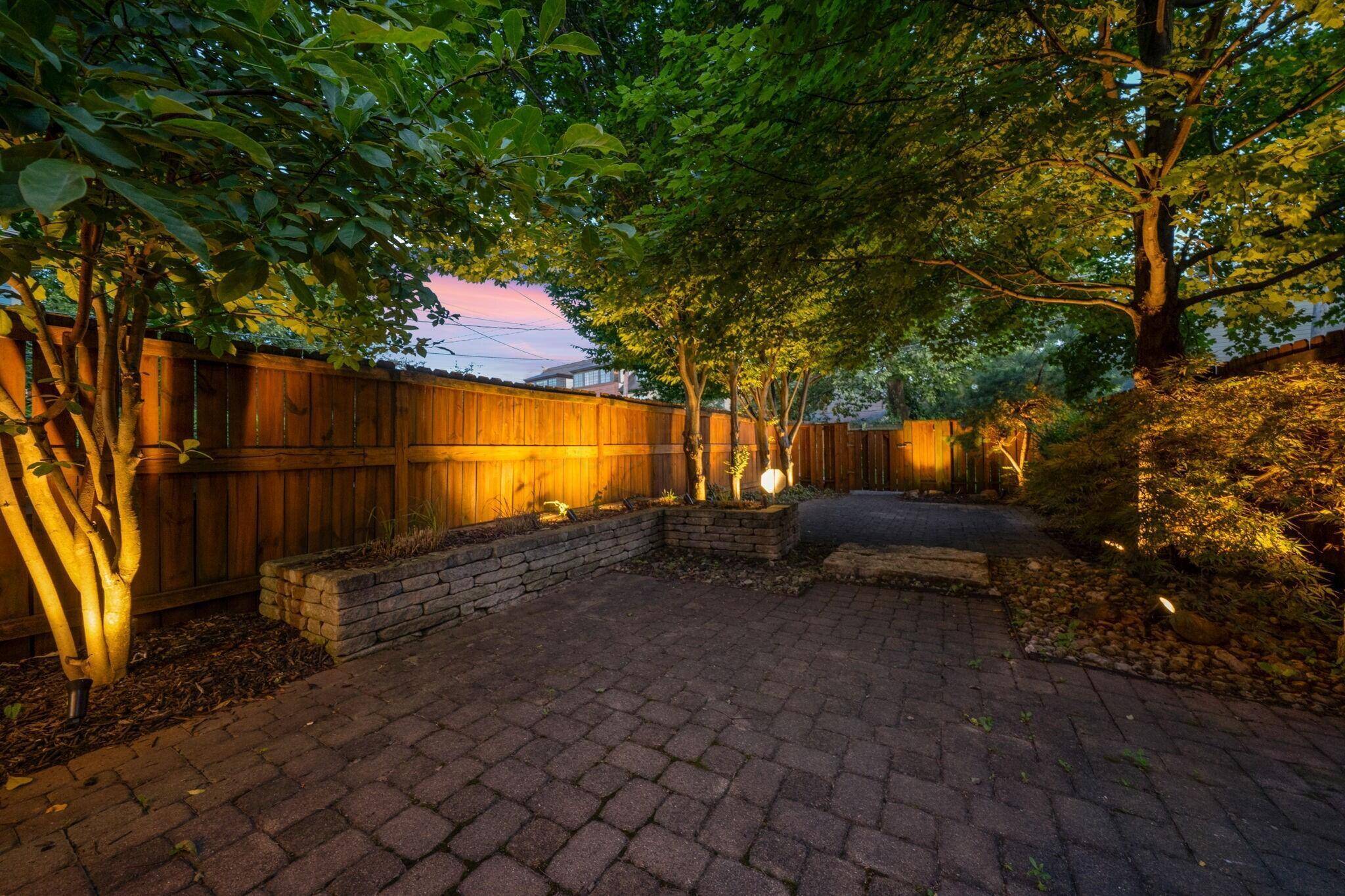 Columbus, OH 43201,183 E 1st Avenue