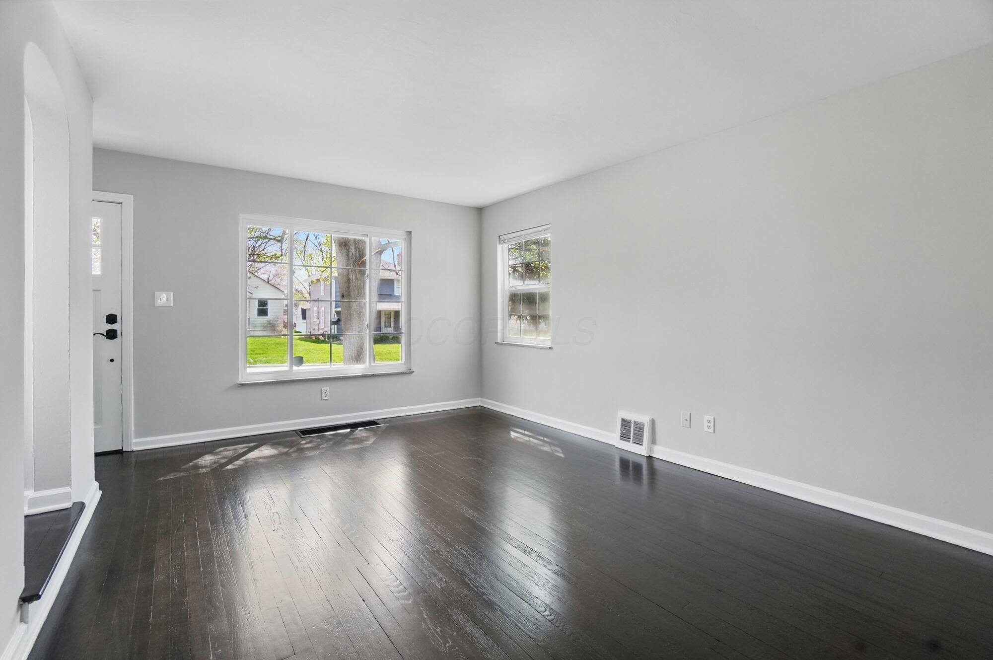 Columbus, OH 43214,62 Rosslyn Avenue