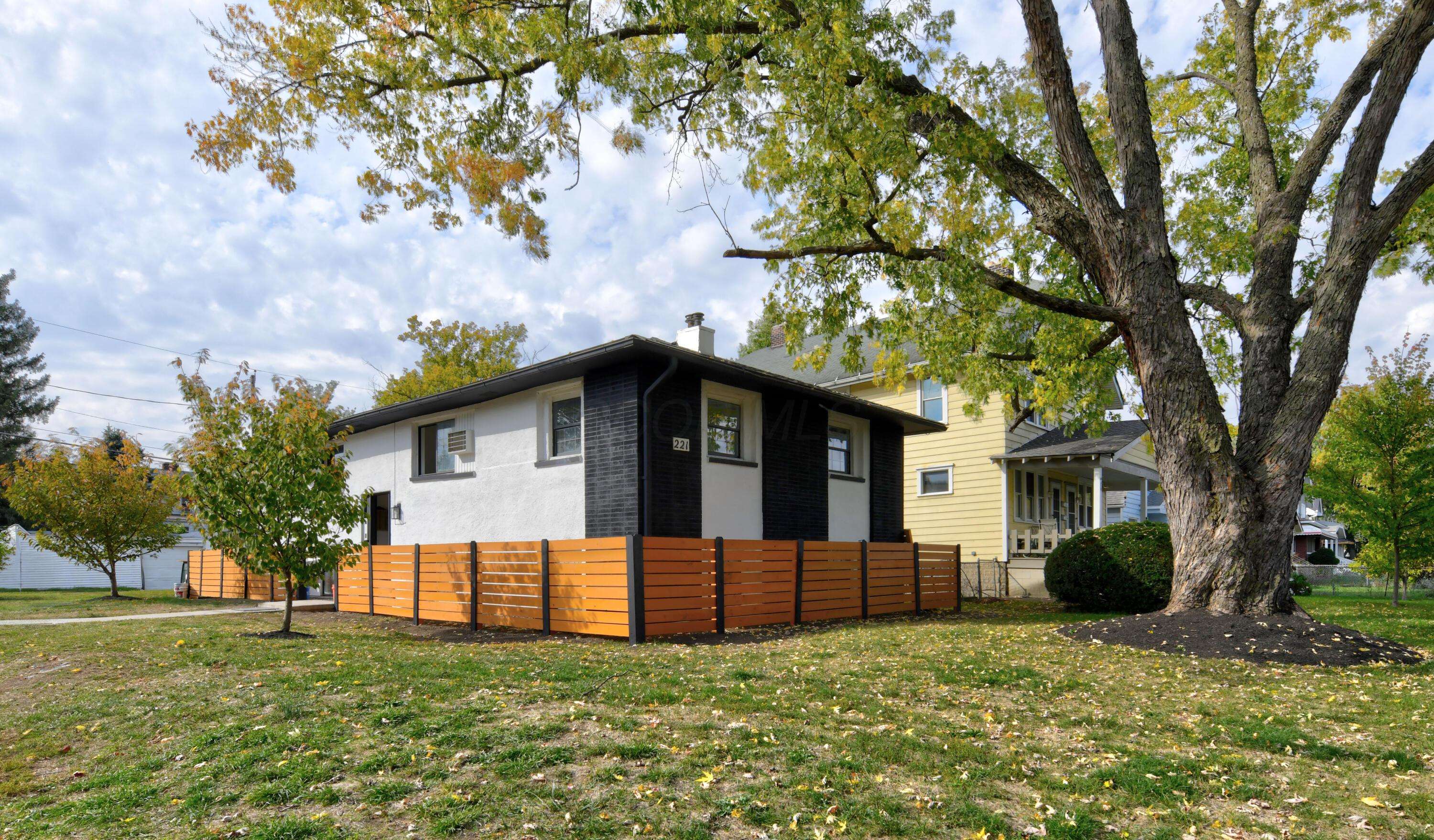 Columbus, OH 43223,221 Dana Avenue