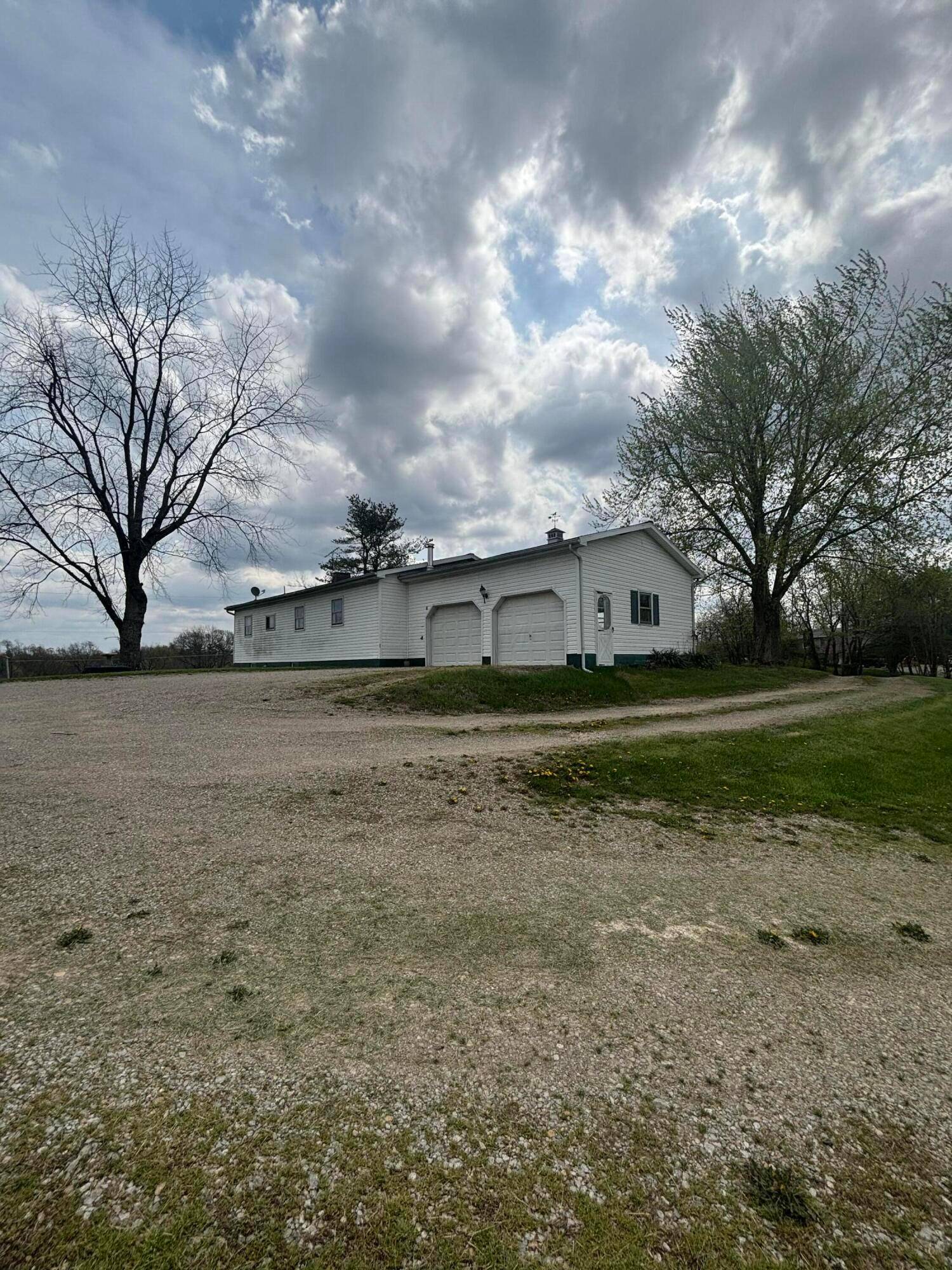 New Lexington, OH 43764,5398 Marietta Road