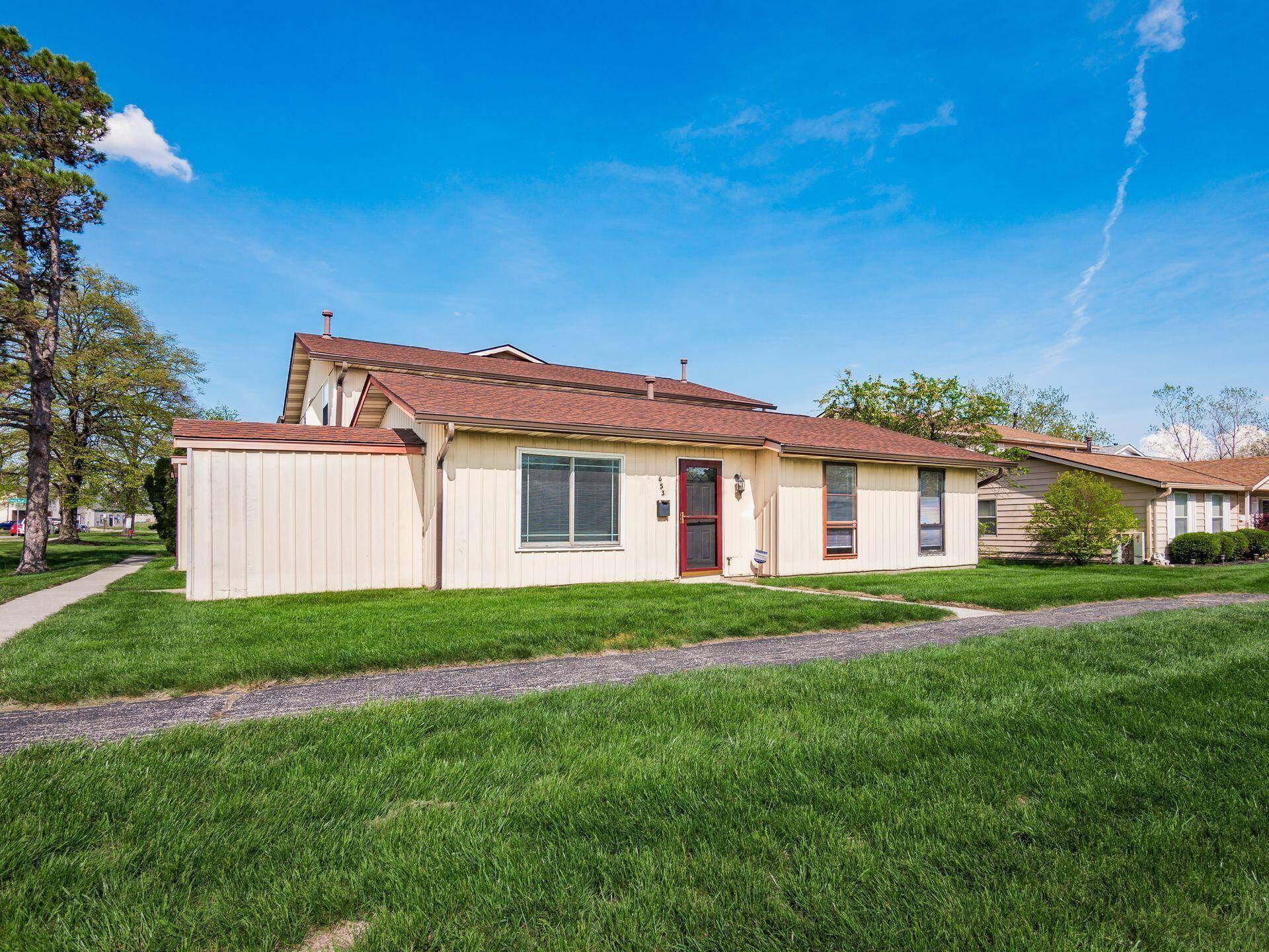 Columbus, OH 43228,653 Cherry Ridge Road #G