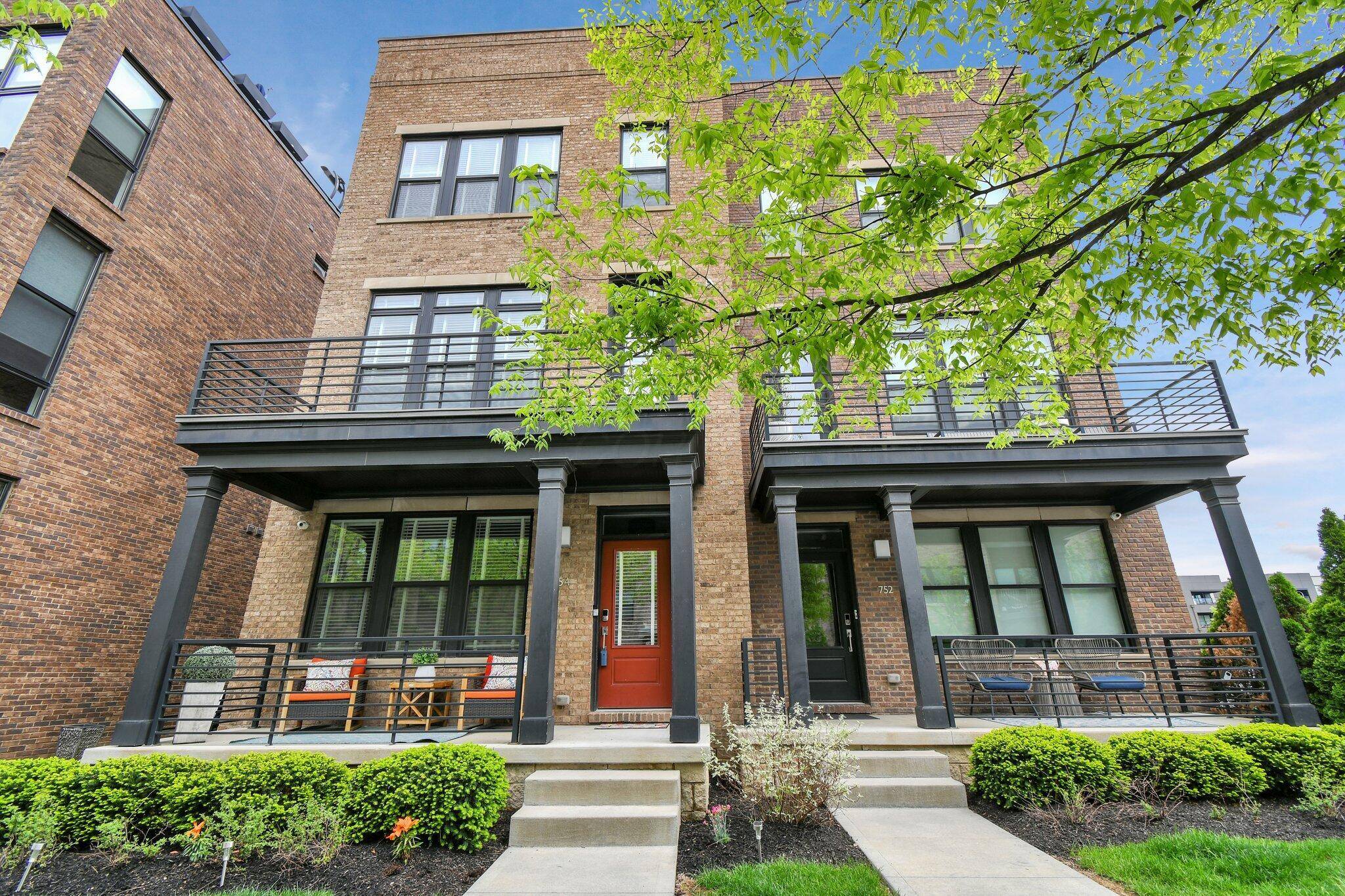 Columbus, OH 43215,754 N 6TH Street