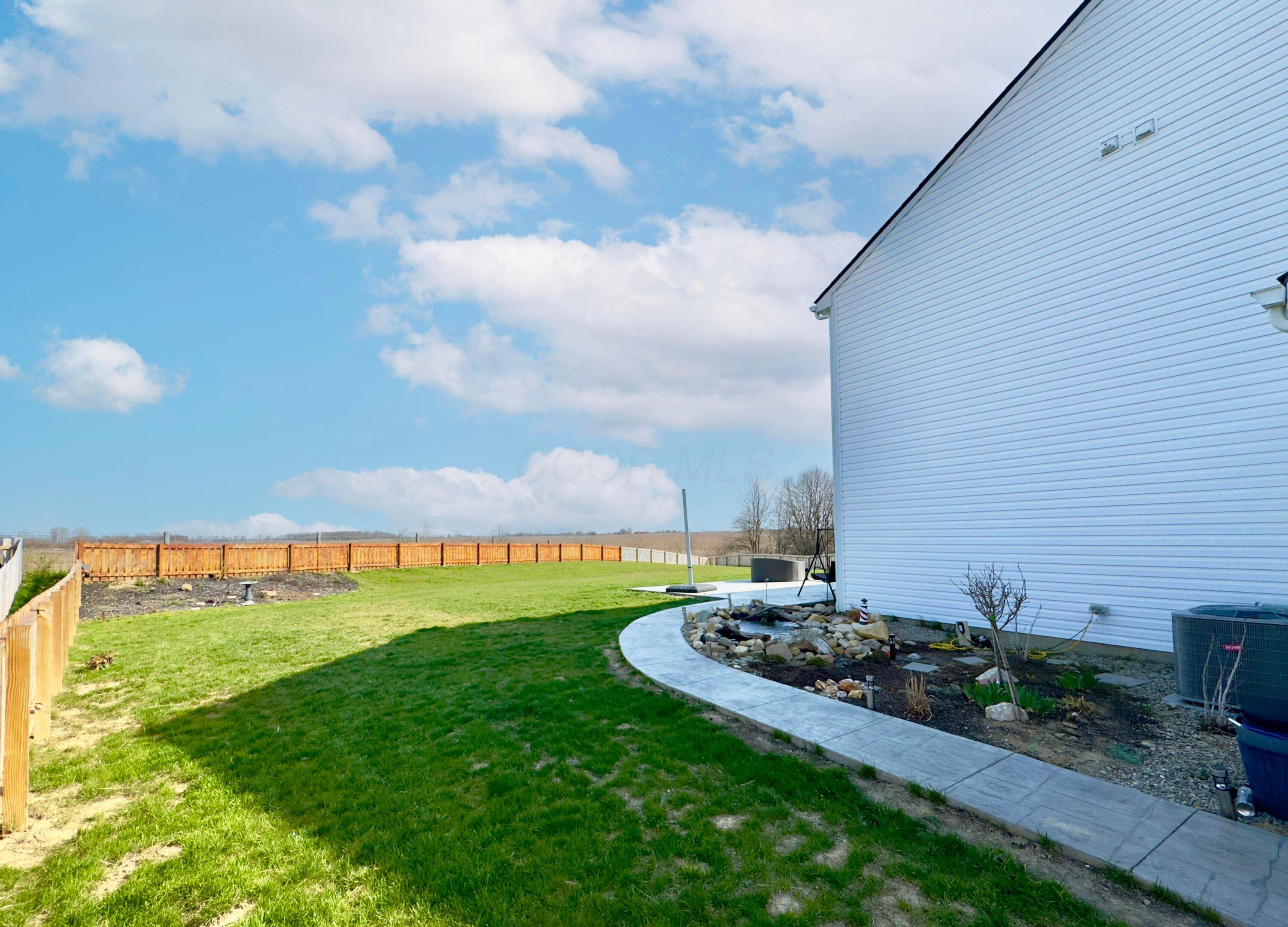 London, OH 43140,429 Quincy Circle