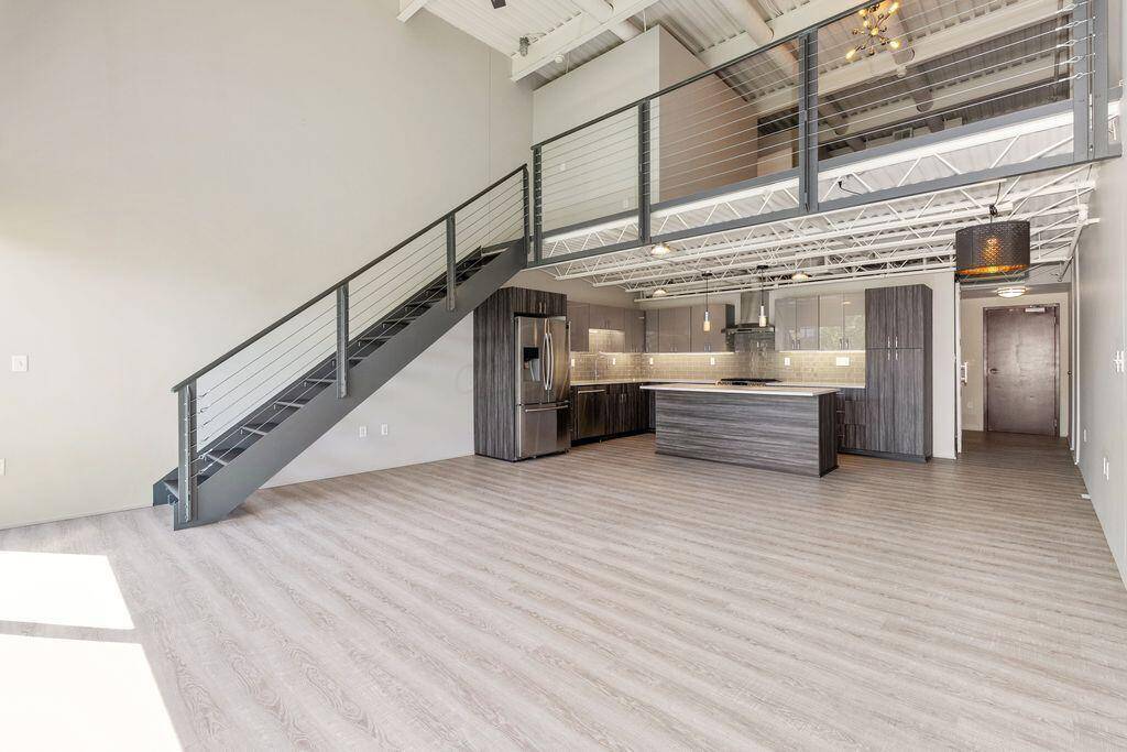 Columbus, OH 43215,367 Auden Avenue #213