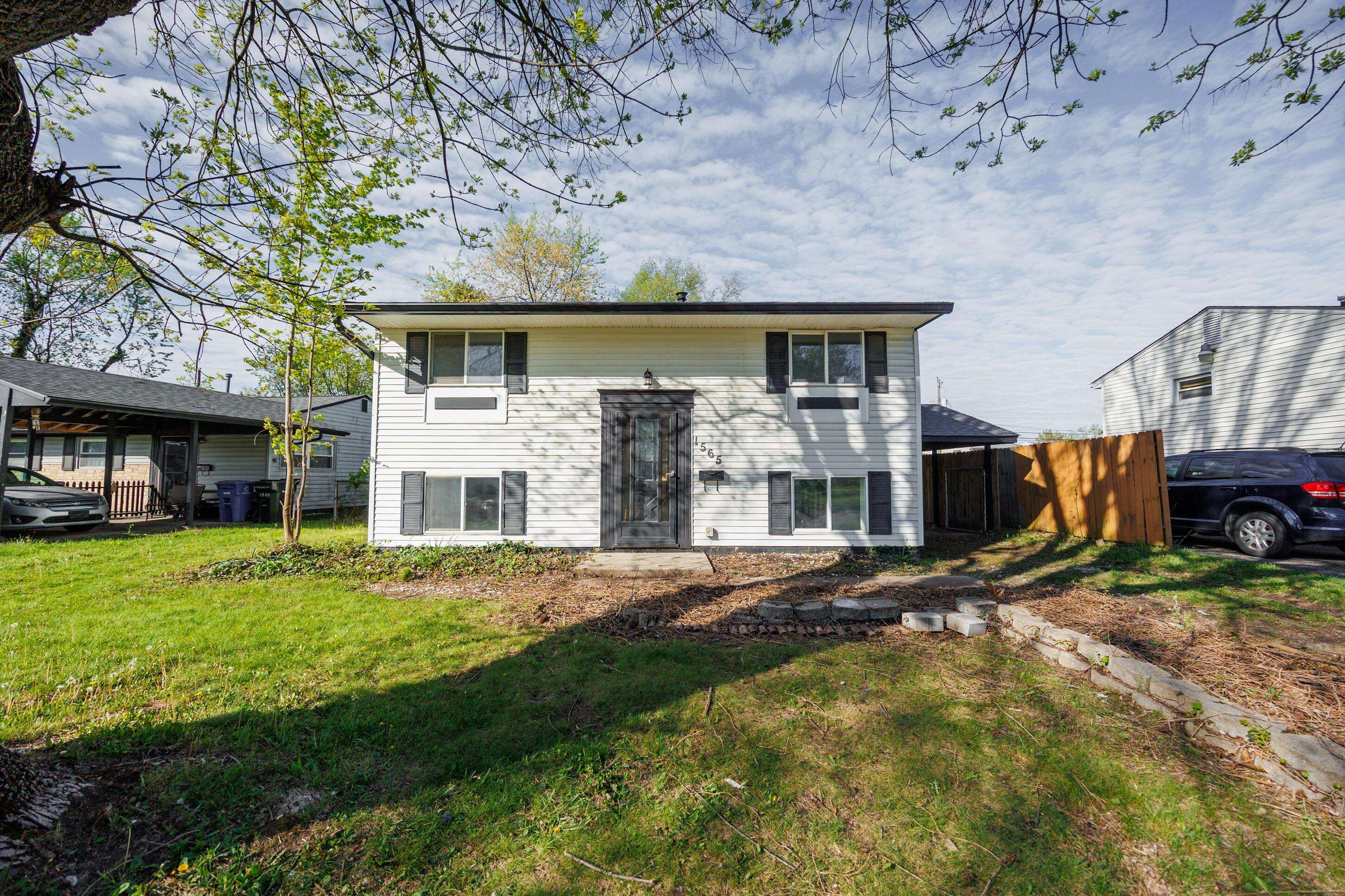 Columbus, OH 43207,1565 Southfield Drive