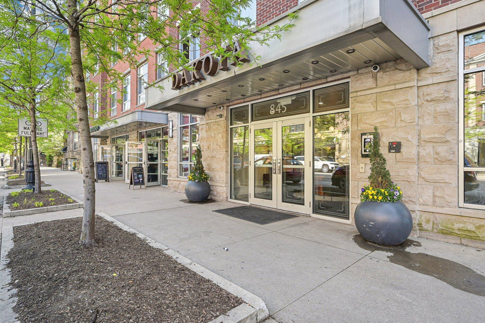 Columbus, OH 43215,845 N High Street #209