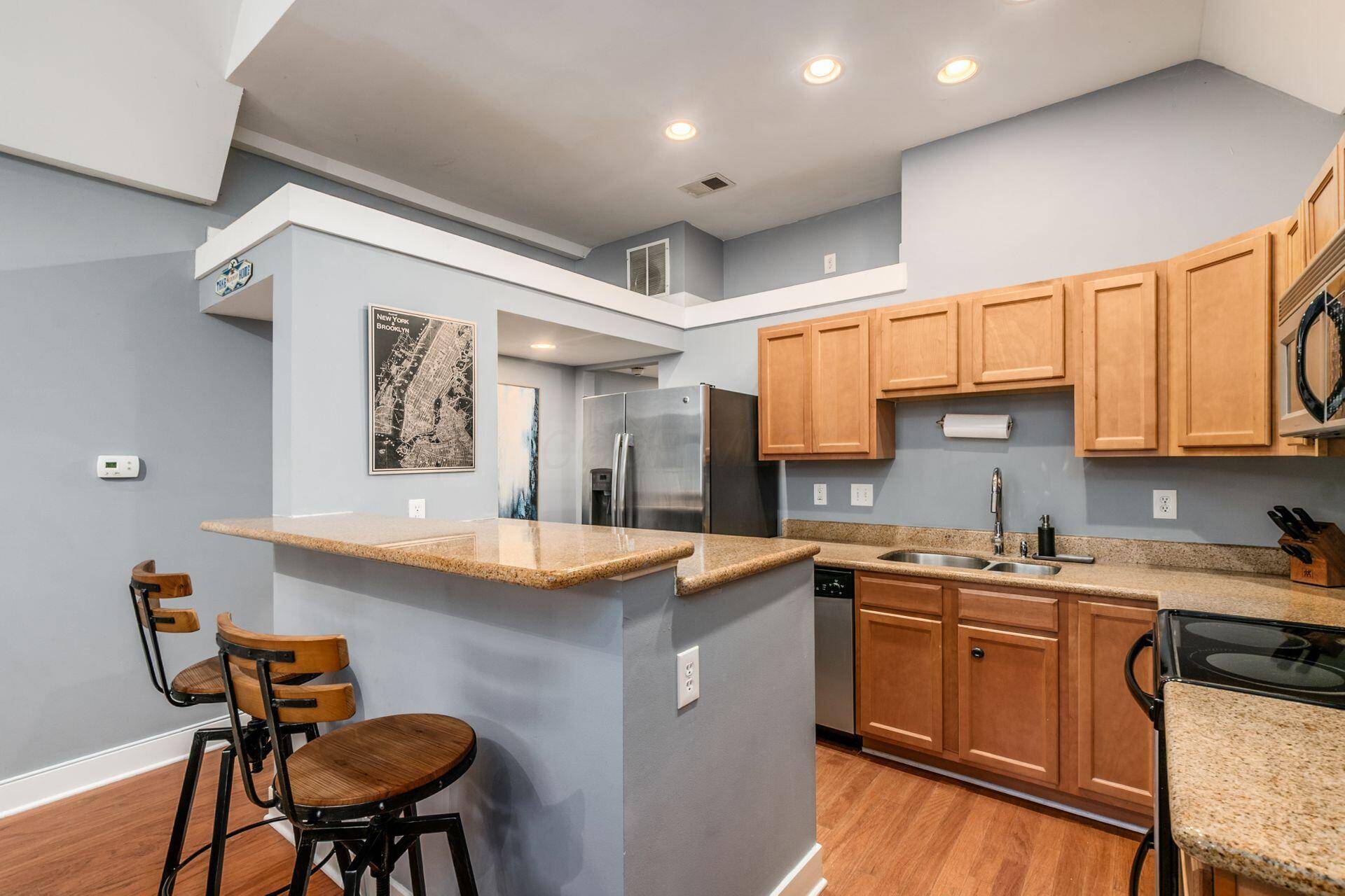 Columbus, OH 43201,1276 N High Street #105