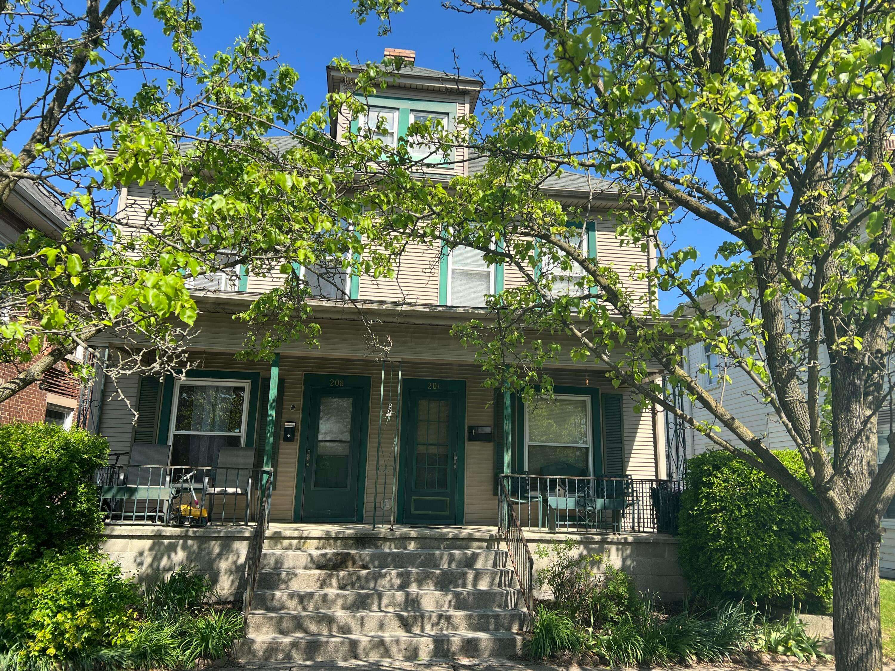 Washington Court House, OH 43160,206 W Market Street #206-208