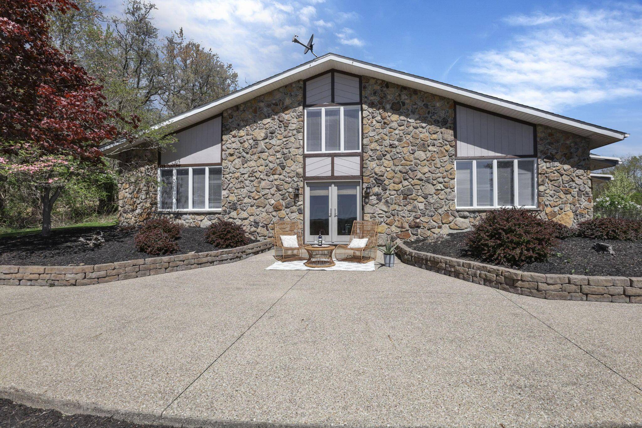 Nashport, OH 43830,17924 Bear Road