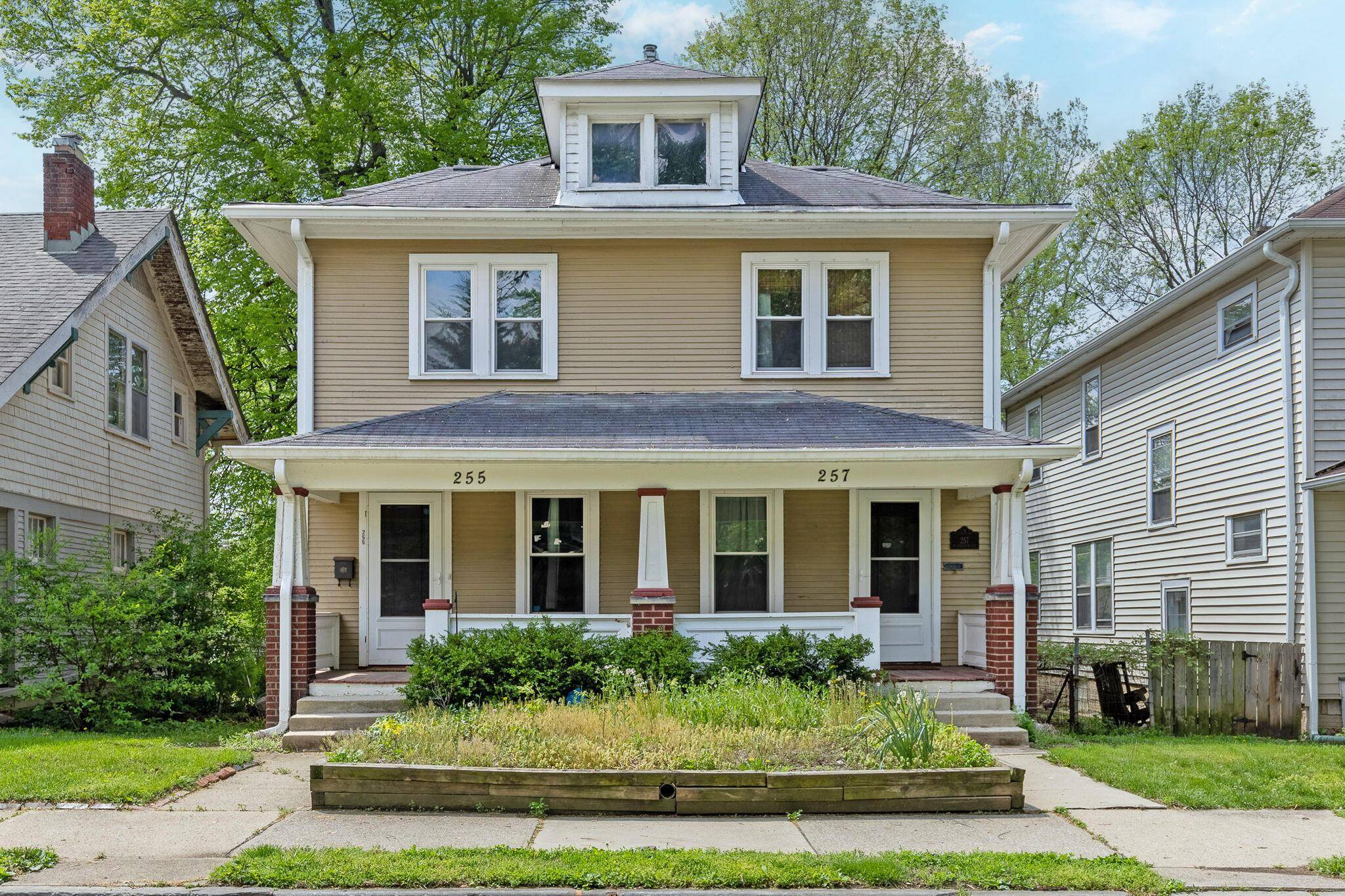 Columbus, OH 43202,255257 W Lakeview Avenue